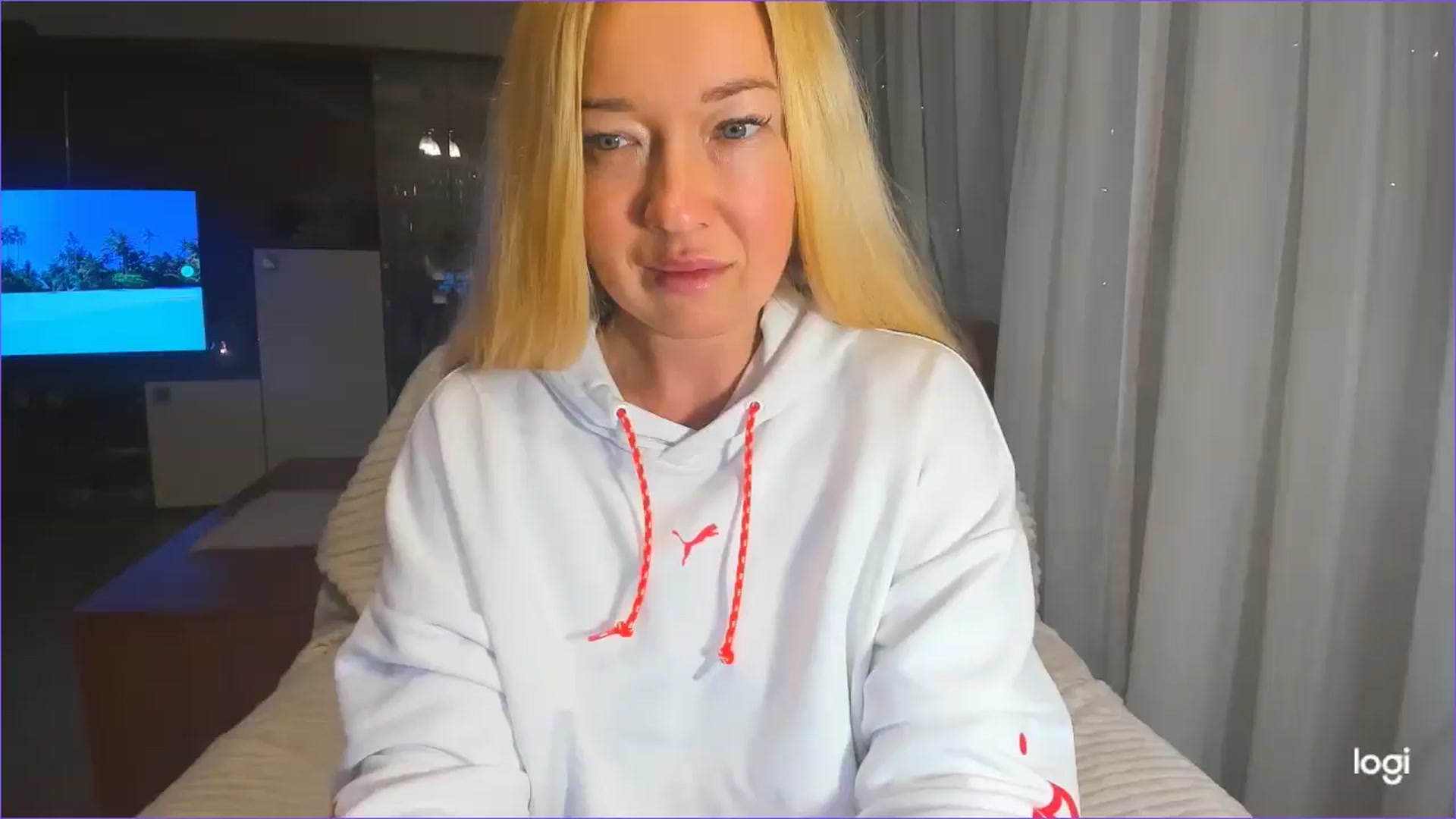 Gallery image thumbnail from FlamingoDream's myfreecams stream on, 01/17/2025, 24:18 image 1 of 20