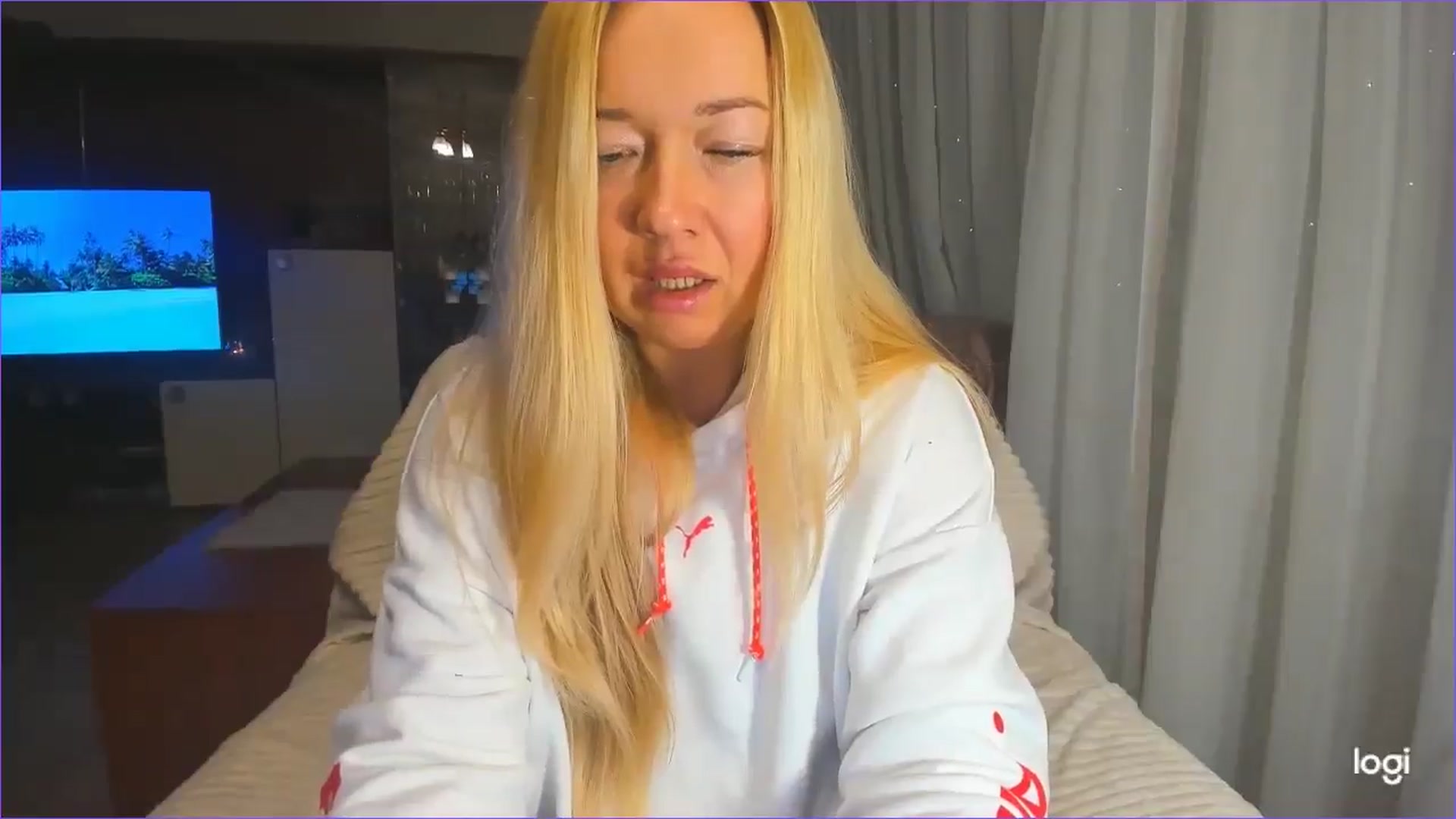 Gallery image thumbnail from FlamingoDream's myfreecams stream on, 01/17/2025, 24:18 image 8 of 20