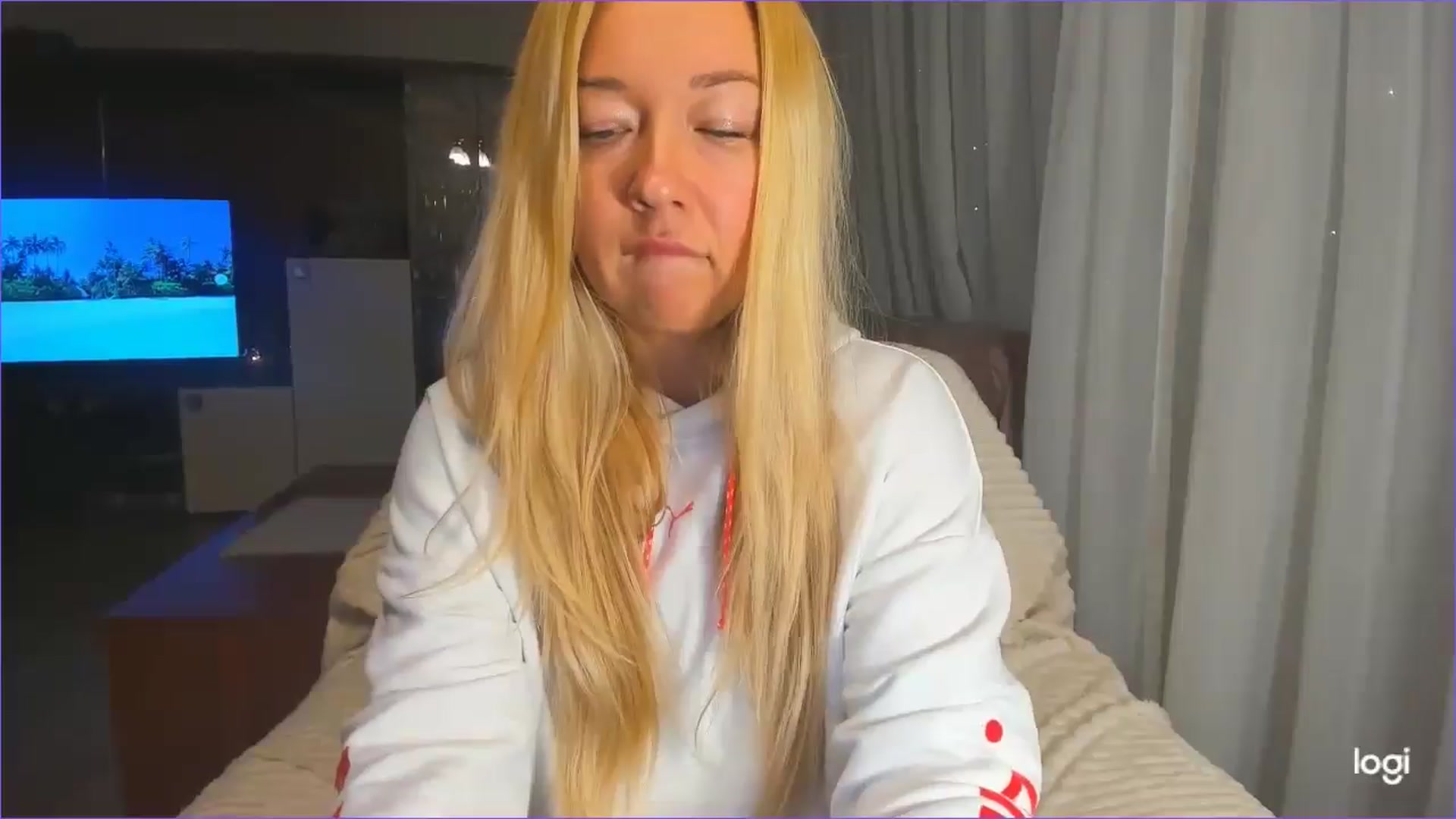 Gallery image thumbnail from FlamingoDream's myfreecams stream on, 01/17/2025, 24:18 image 14 of 20