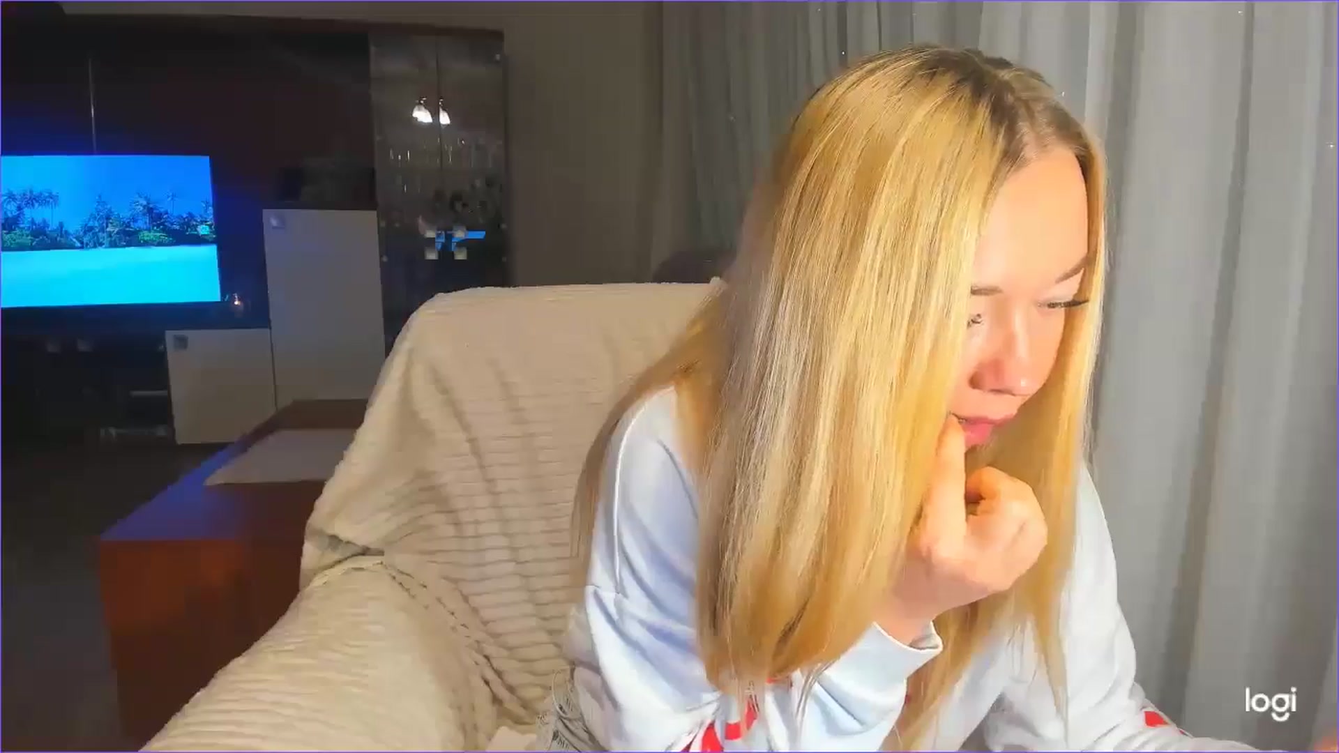 Gallery image thumbnail from FlamingoDream's myfreecams stream on, 01/17/2025, 24:42 image 5 of 20