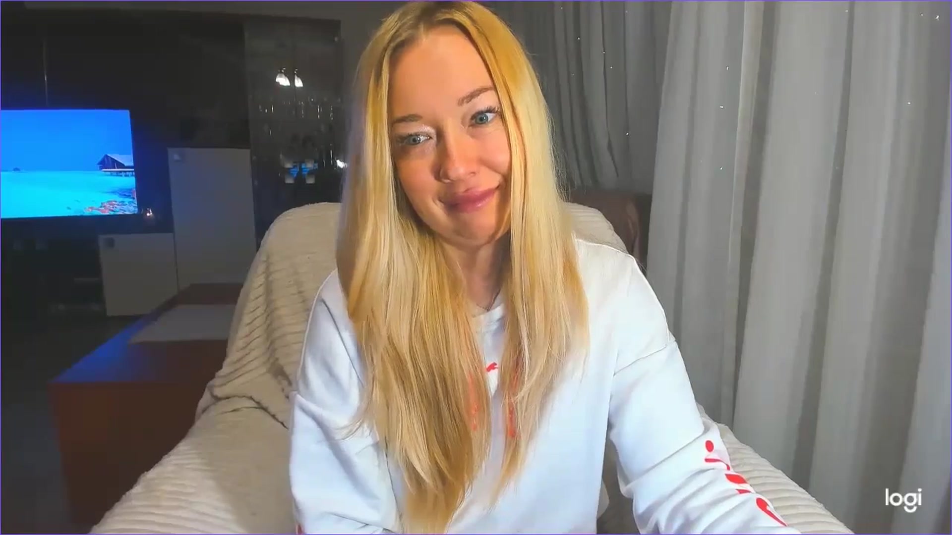 Gallery image thumbnail from FlamingoDream's myfreecams stream on, 01/17/2025, 04:47 image 11 of 20