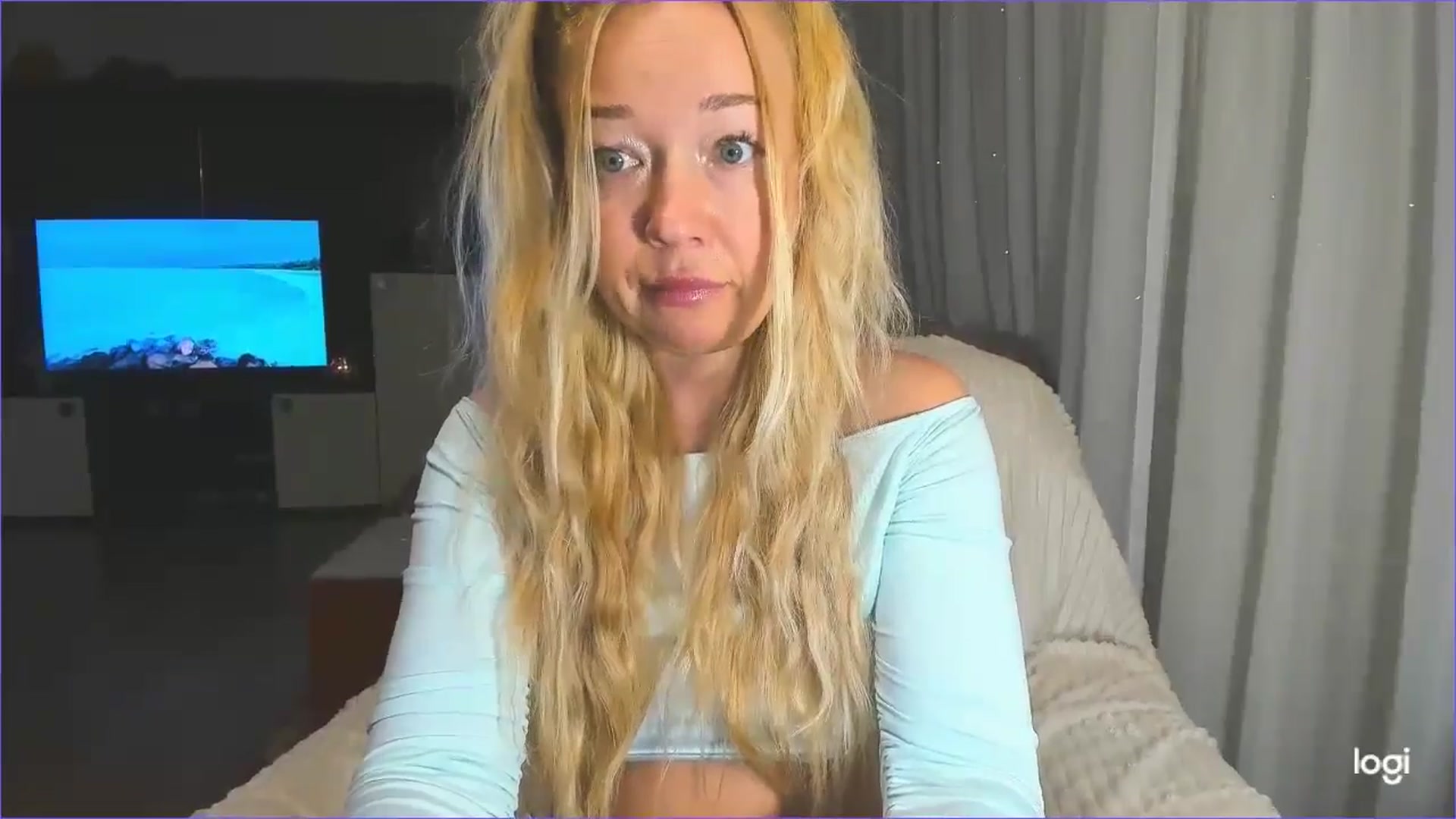 Gallery image thumbnail from FlamingoDream's myfreecams stream on, 01/20/2025, 23:24 image 4 of 20