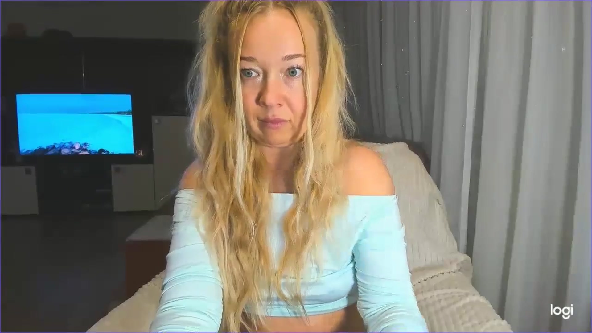 Gallery image thumbnail from FlamingoDream's myfreecams stream on, 01/21/2025, 24:00 image 10 of 20