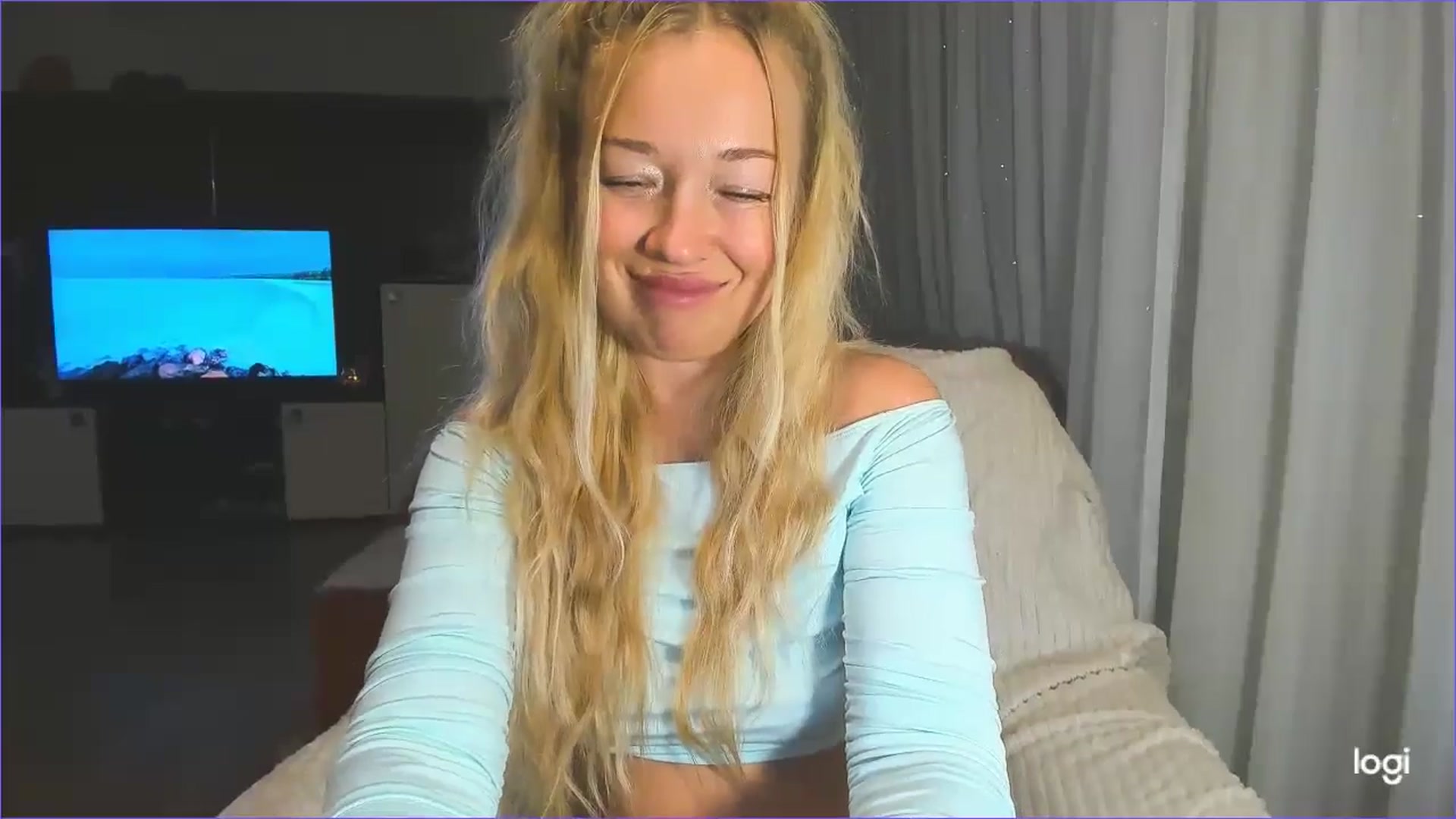 Gallery image thumbnail from FlamingoDream's myfreecams stream on, 01/21/2025, 24:00 image 12 of 20