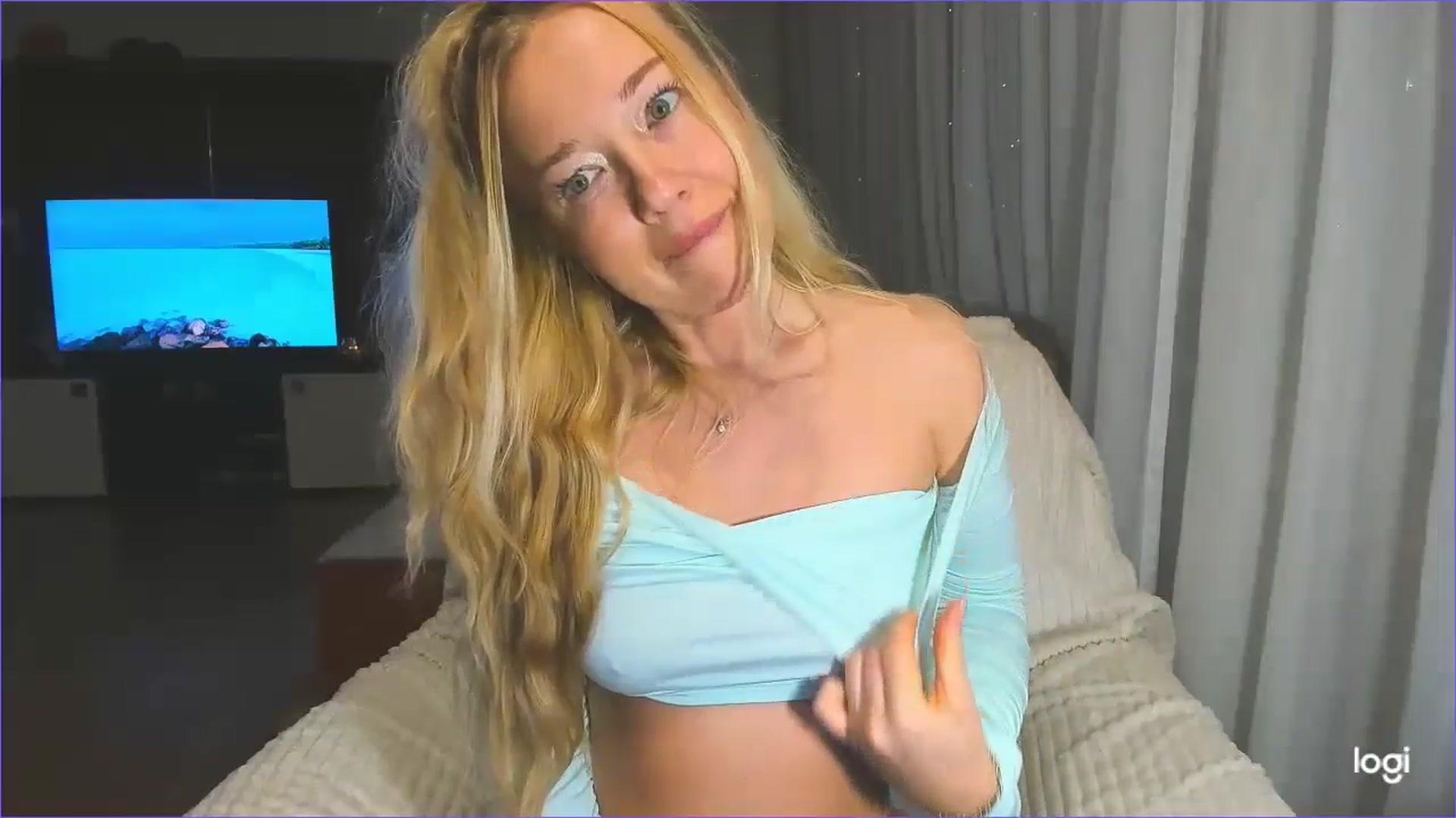 Gallery image thumbnail from FlamingoDream's myfreecams stream on, 01/21/2025, 24:00 image 20 of 20