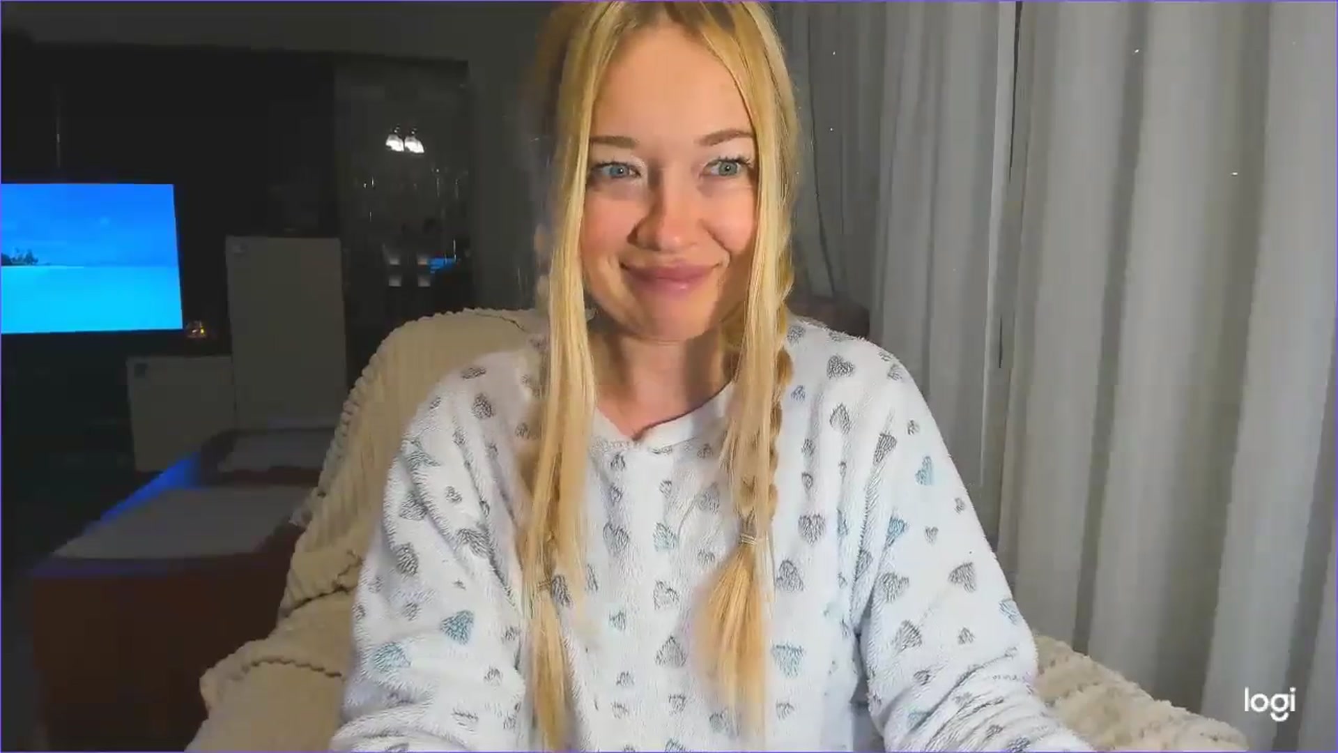 Gallery image thumbnail from FlamingoDream's myfreecams stream on, 01/22/2025, 03:11 image 15 of 20