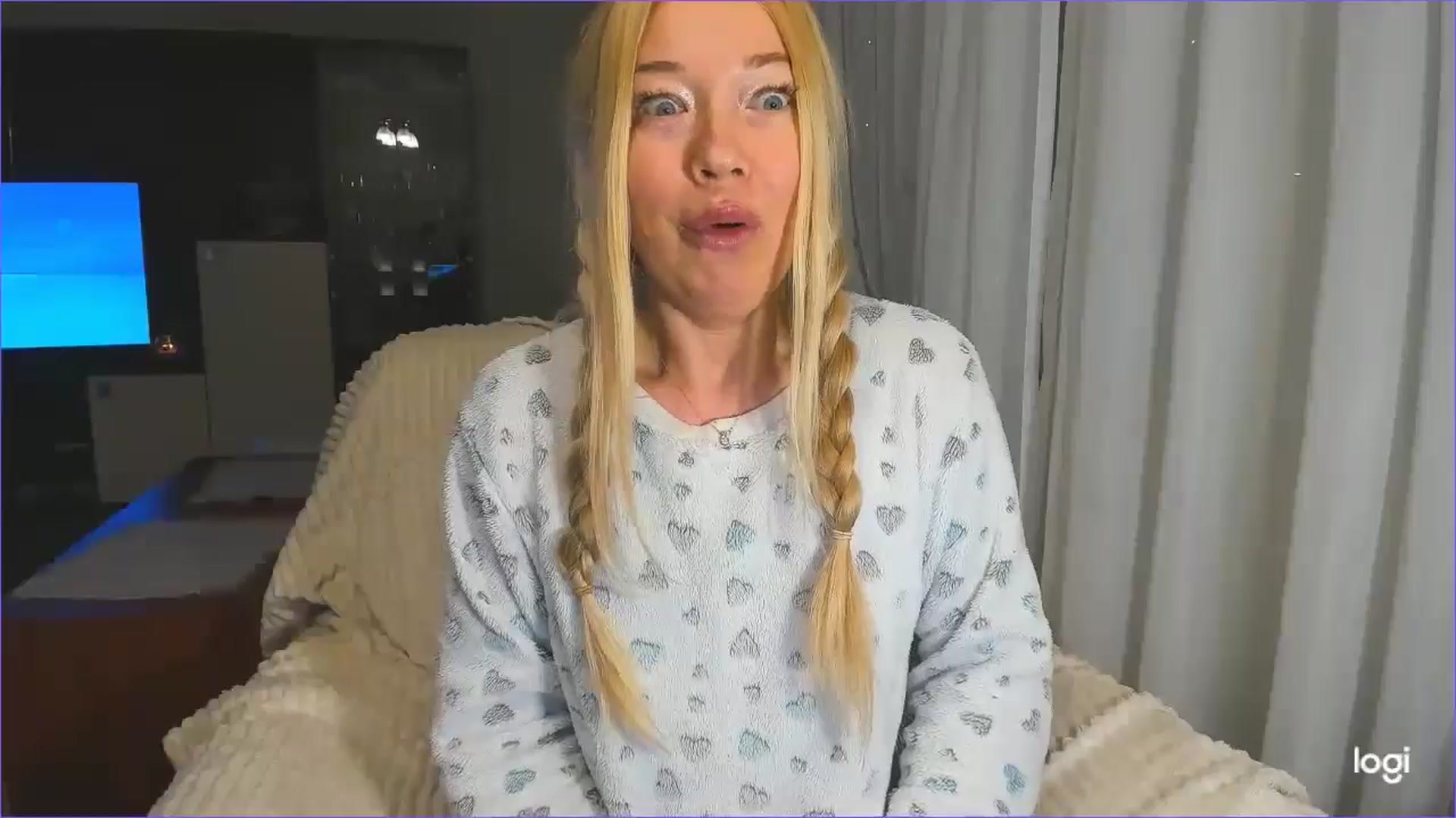 Gallery image thumbnail from FlamingoDream's myfreecams stream on, 01/22/2025, 03:11 image 3 of 20