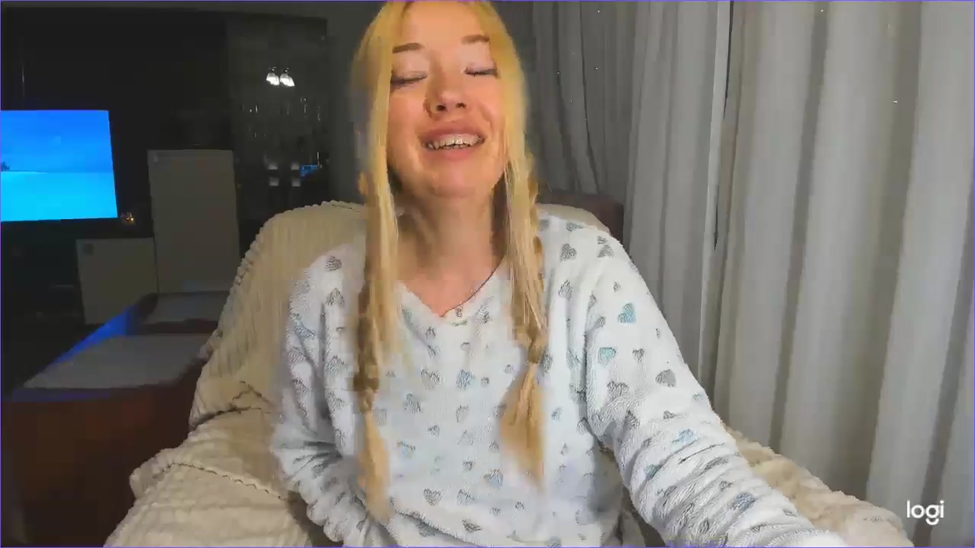Gallery image thumbnail from FlamingoDream's myfreecams stream on, 01/22/2025, 03:11 image 13 of 20