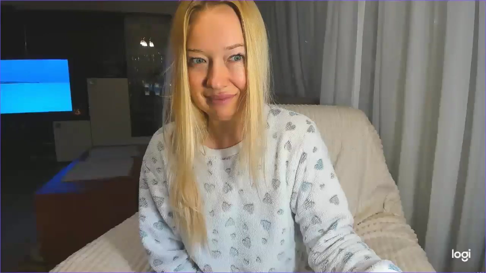 Gallery image thumbnail from FlamingoDream's myfreecams stream on, 01/23/2025, 04:45 image 17 of 20