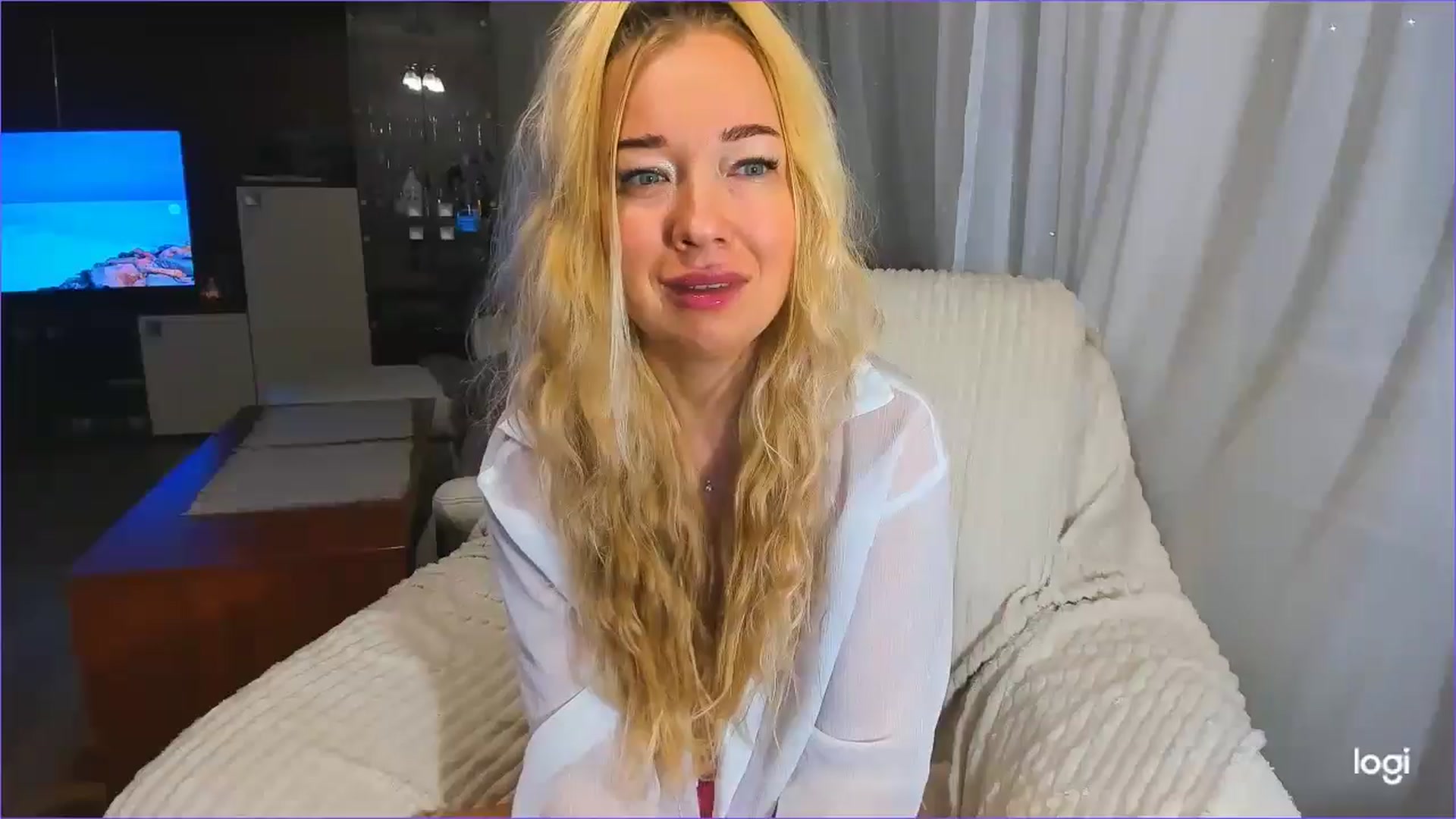 Gallery image thumbnail from FlamingoDream's myfreecams stream on, 01/28/2025, 04:20 image 13 of 20