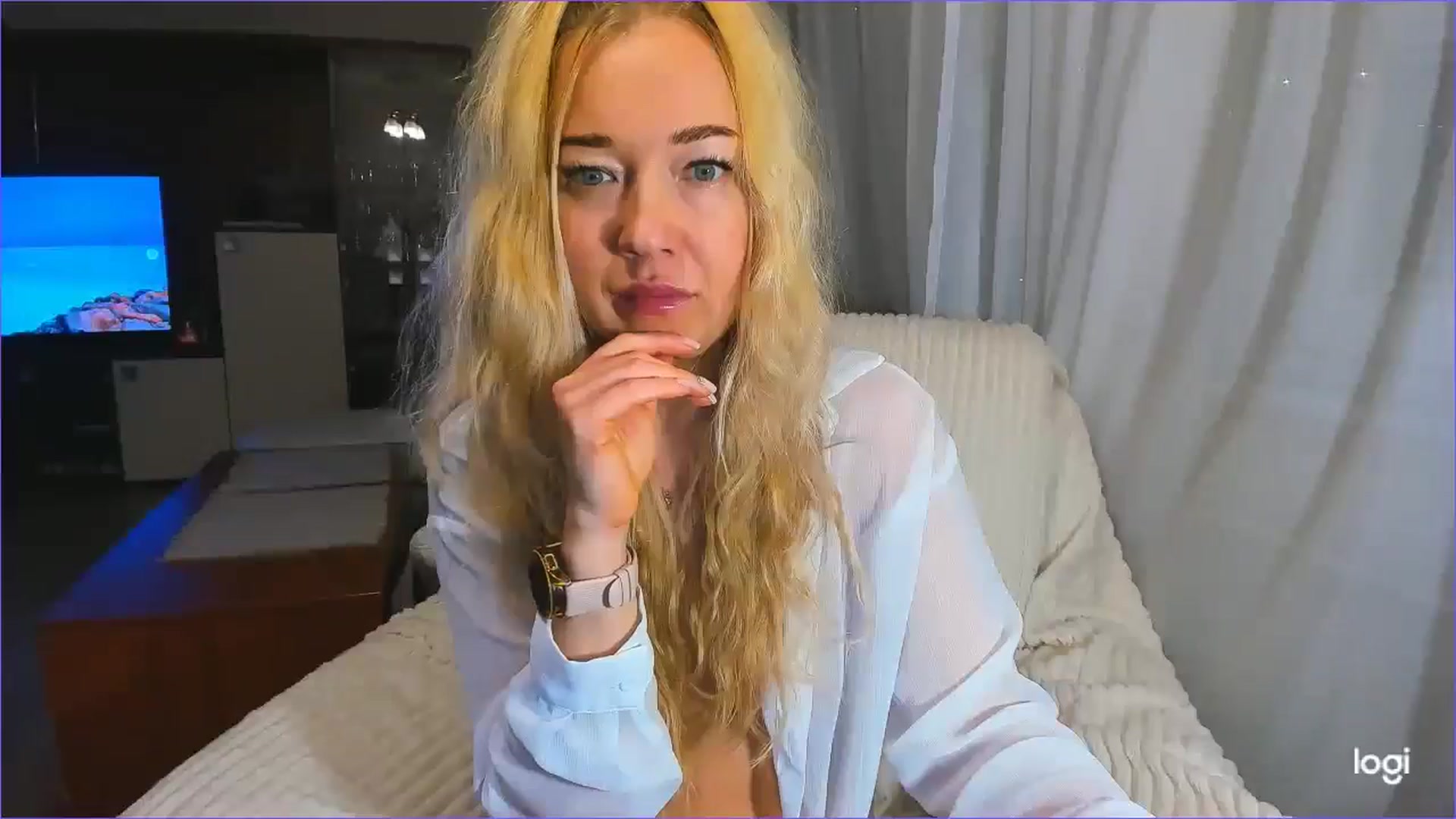 Gallery image thumbnail from FlamingoDream's myfreecams stream on, 01/28/2025, 04:20 image 16 of 20