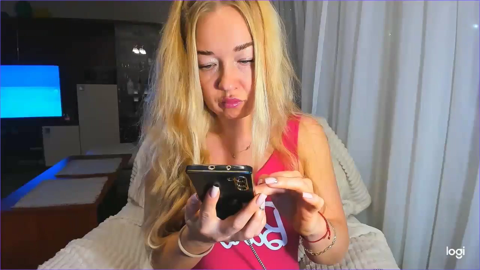 Gallery image thumbnail from FlamingoDream's myfreecams stream on, 01/29/2025, 02:54 image 4 of 20