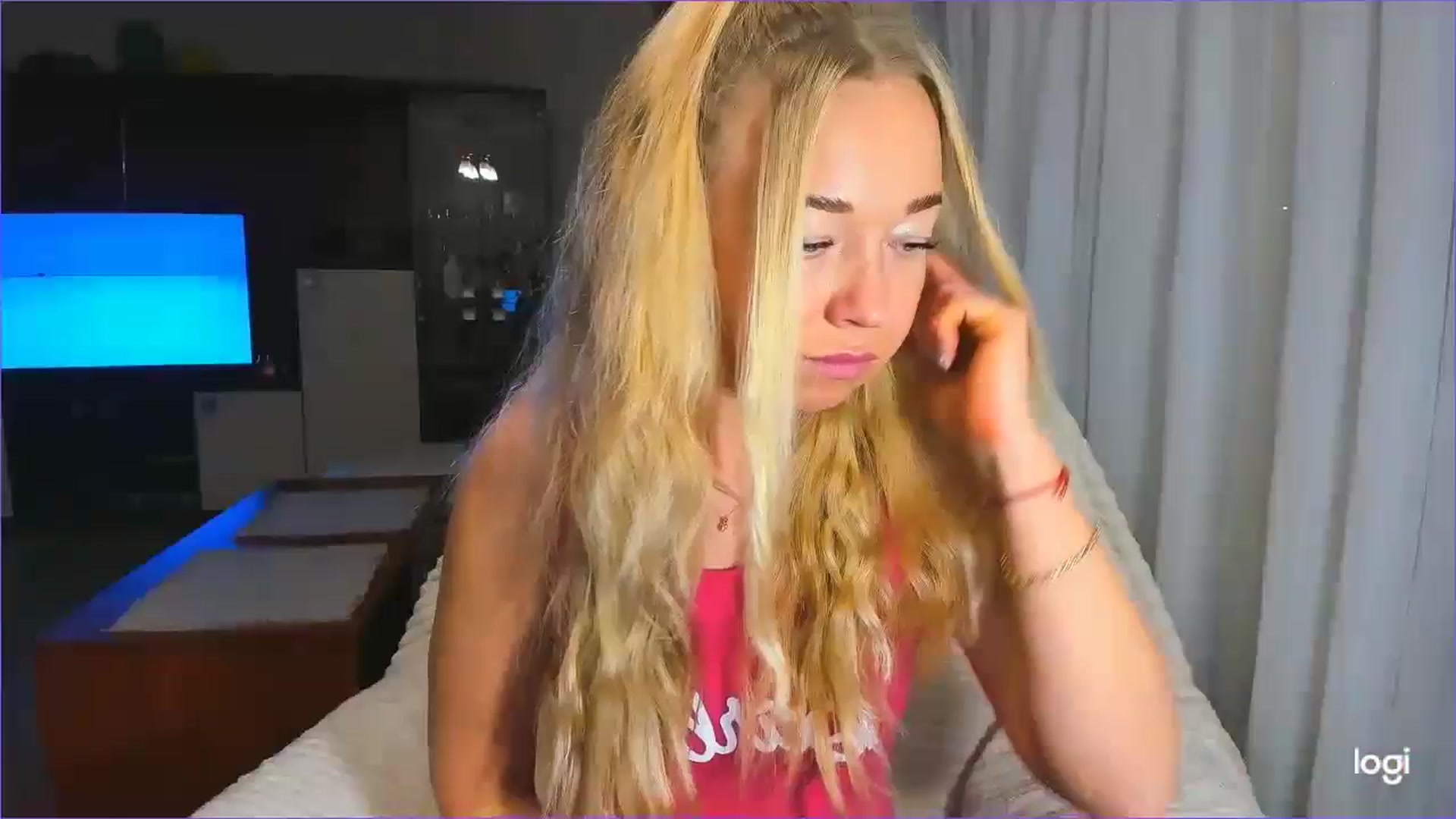 Gallery image thumbnail from FlamingoDream's myfreecams stream on, 01/29/2025, 02:54 image 16 of 20
