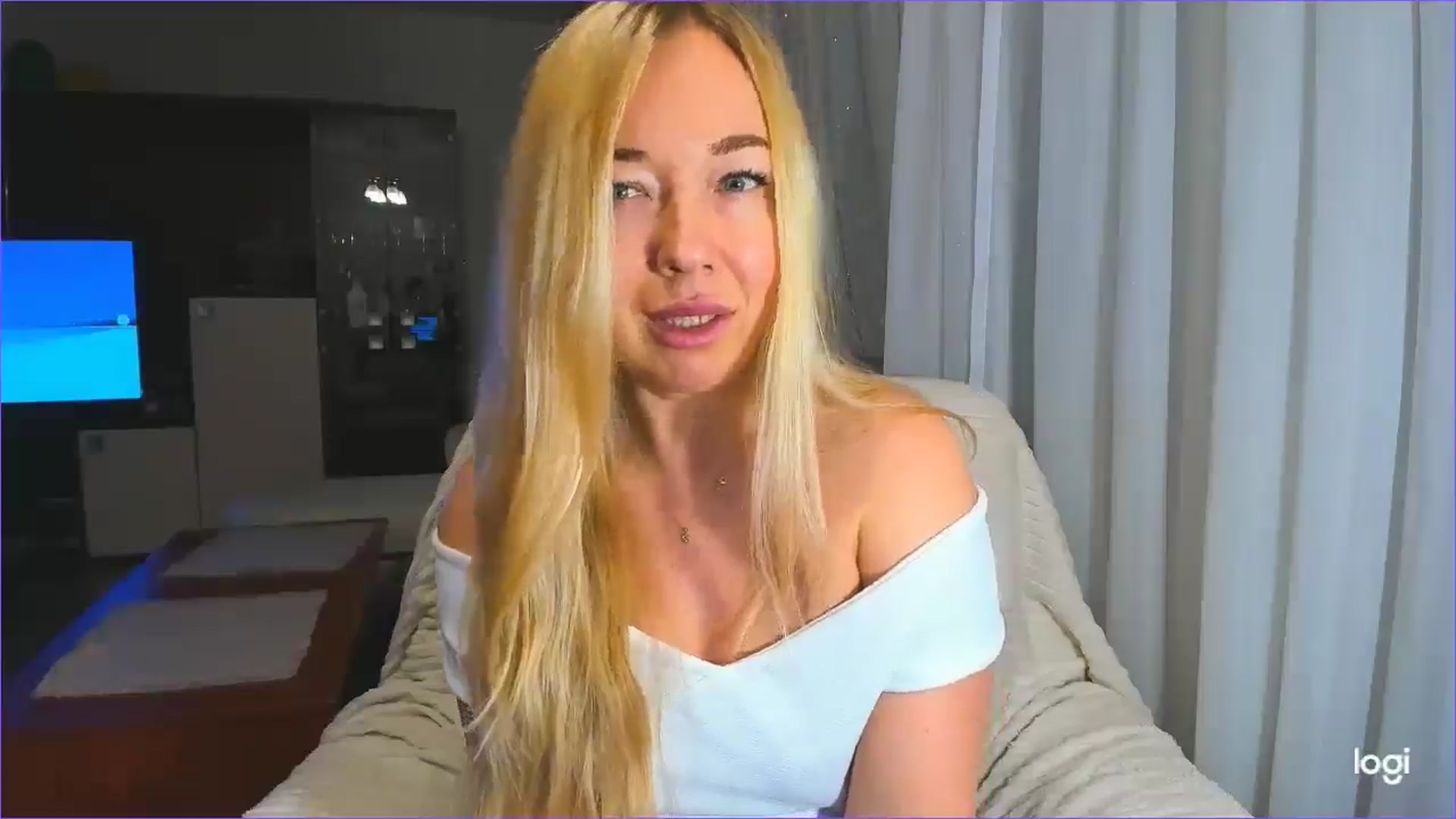 Gallery image thumbnail from FlamingoDream's myfreecams stream on, 01/30/2025, 24:00 image 17 of 20