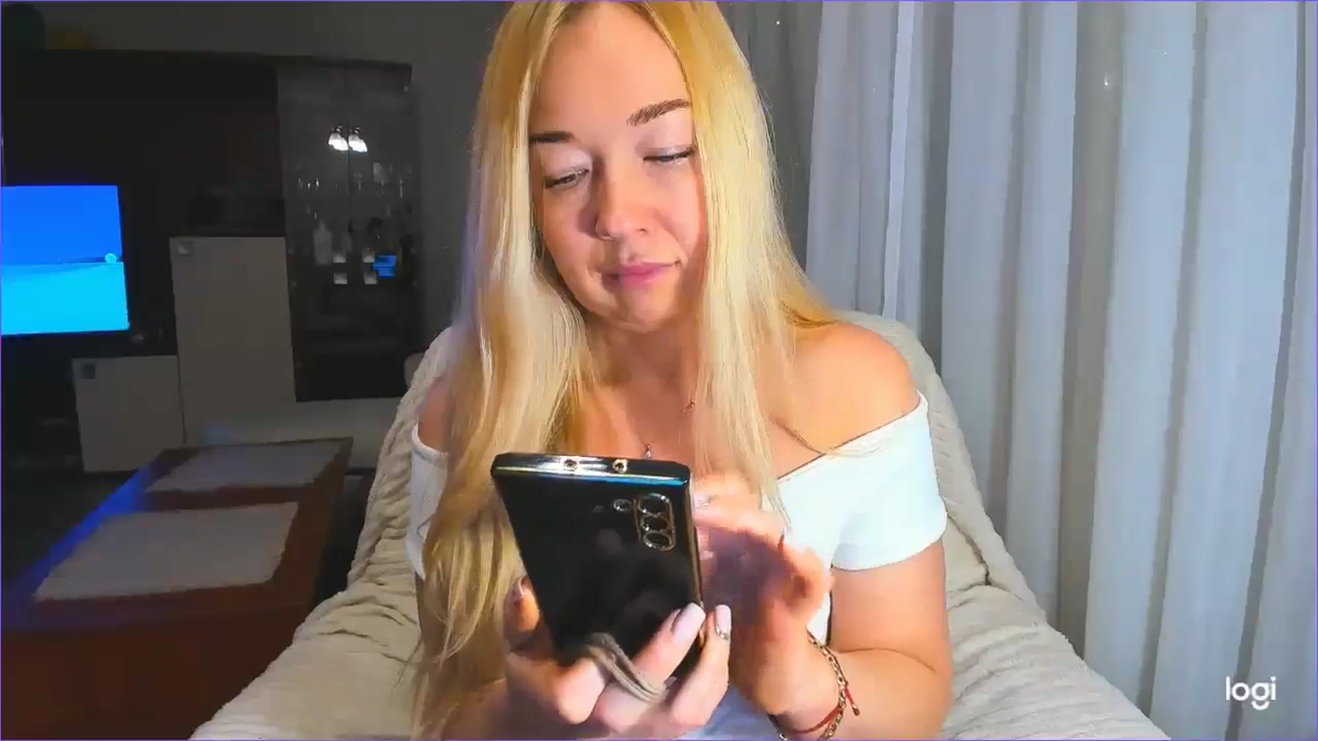 Gallery image thumbnail from FlamingoDream's myfreecams stream on, 01/30/2025, 24:00 image 20 of 20