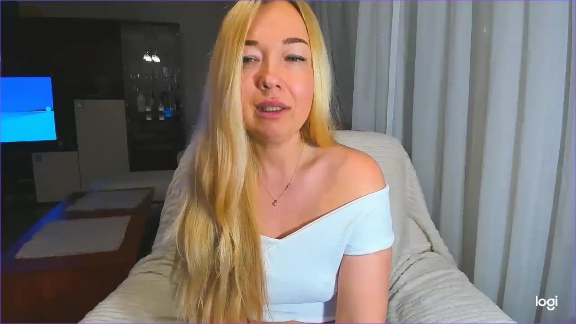 Gallery image thumbnail from FlamingoDream's myfreecams stream on, 01/30/2025, 24:25 image 12 of 20
