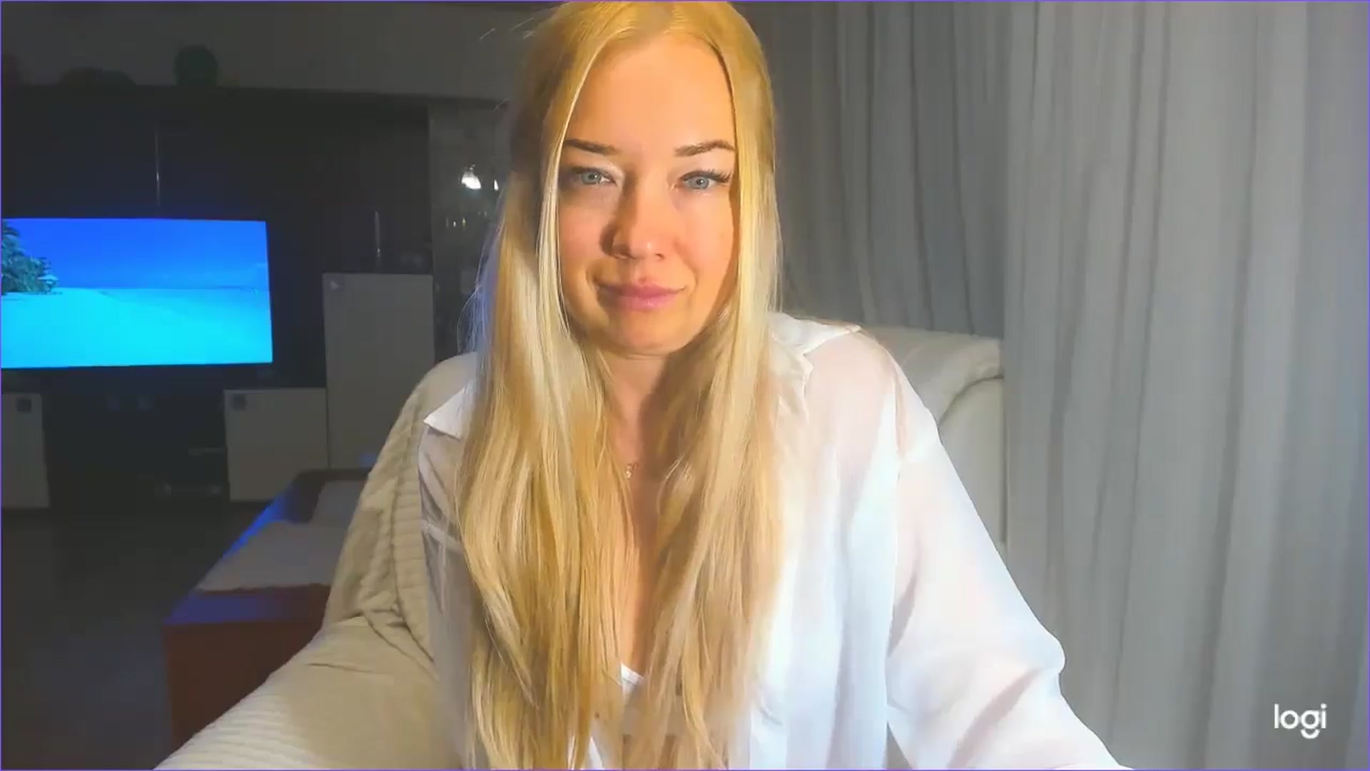 Gallery image thumbnail from FlamingoDream's myfreecams stream on, 03/04/2025, 04:16 image 12 of 20