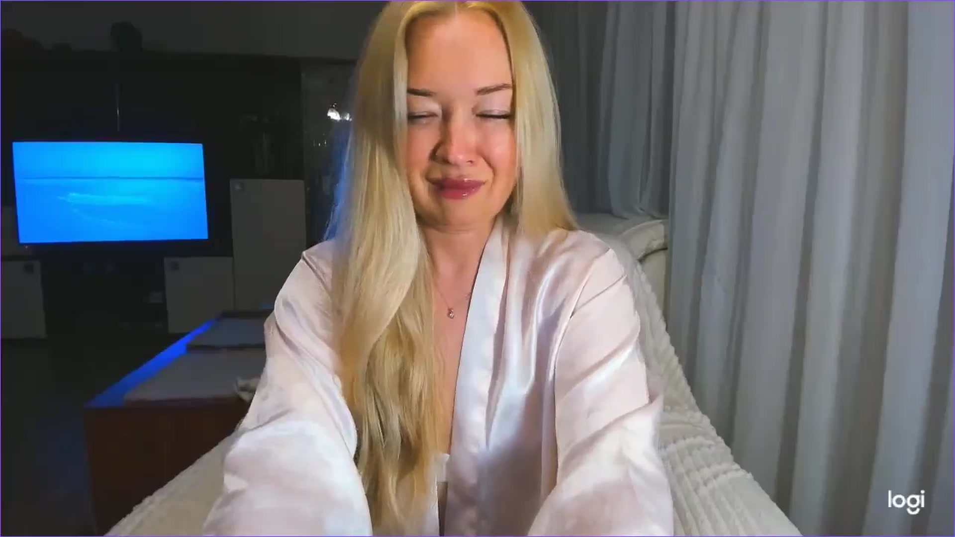 Gallery image thumbnail from FlamingoDream's myfreecams stream on, 03/11/2025, 21:49 image 2 of 20
