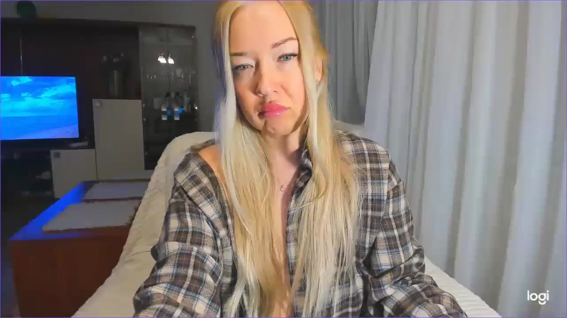 Gallery image thumbnail from FlamingoDream's myfreecams stream on, 03/14/2025, 24:01 image 17 of 20