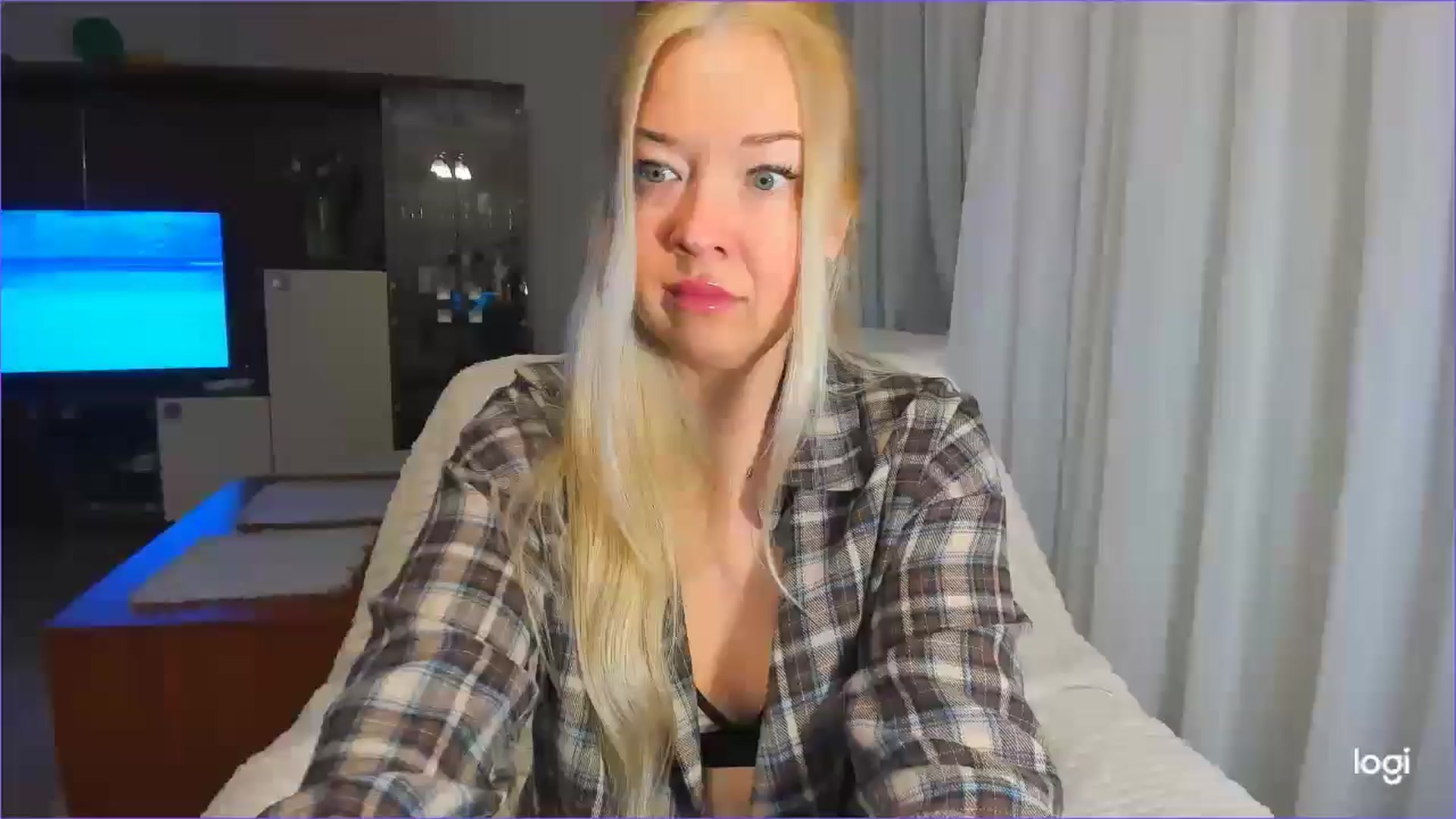 Gallery image thumbnail from FlamingoDream's myfreecams stream on, 03/14/2025, 24:01 image 6 of 20
