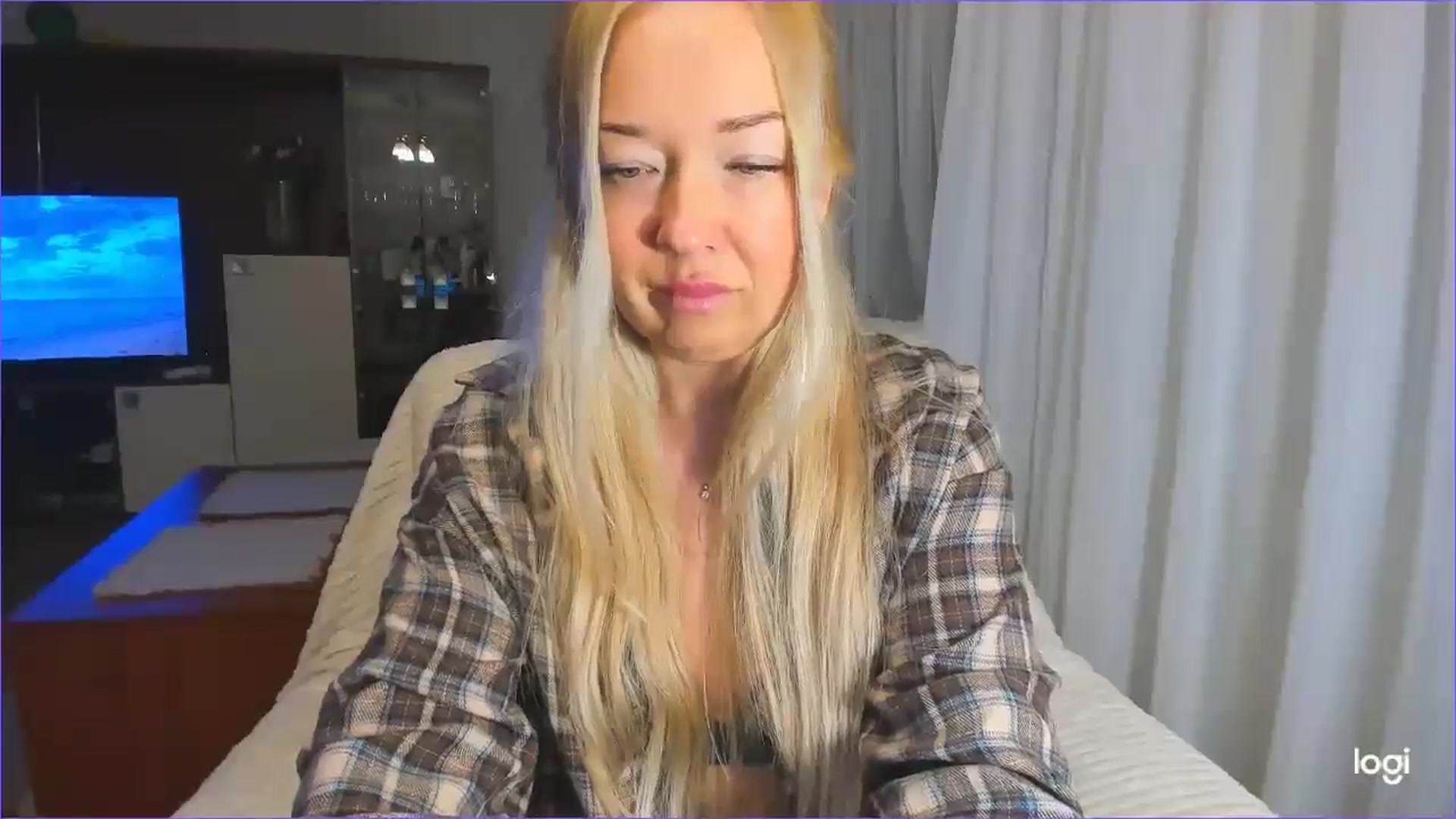 Gallery image thumbnail from FlamingoDream's myfreecams stream on, 03/14/2025, 24:01 image 14 of 20