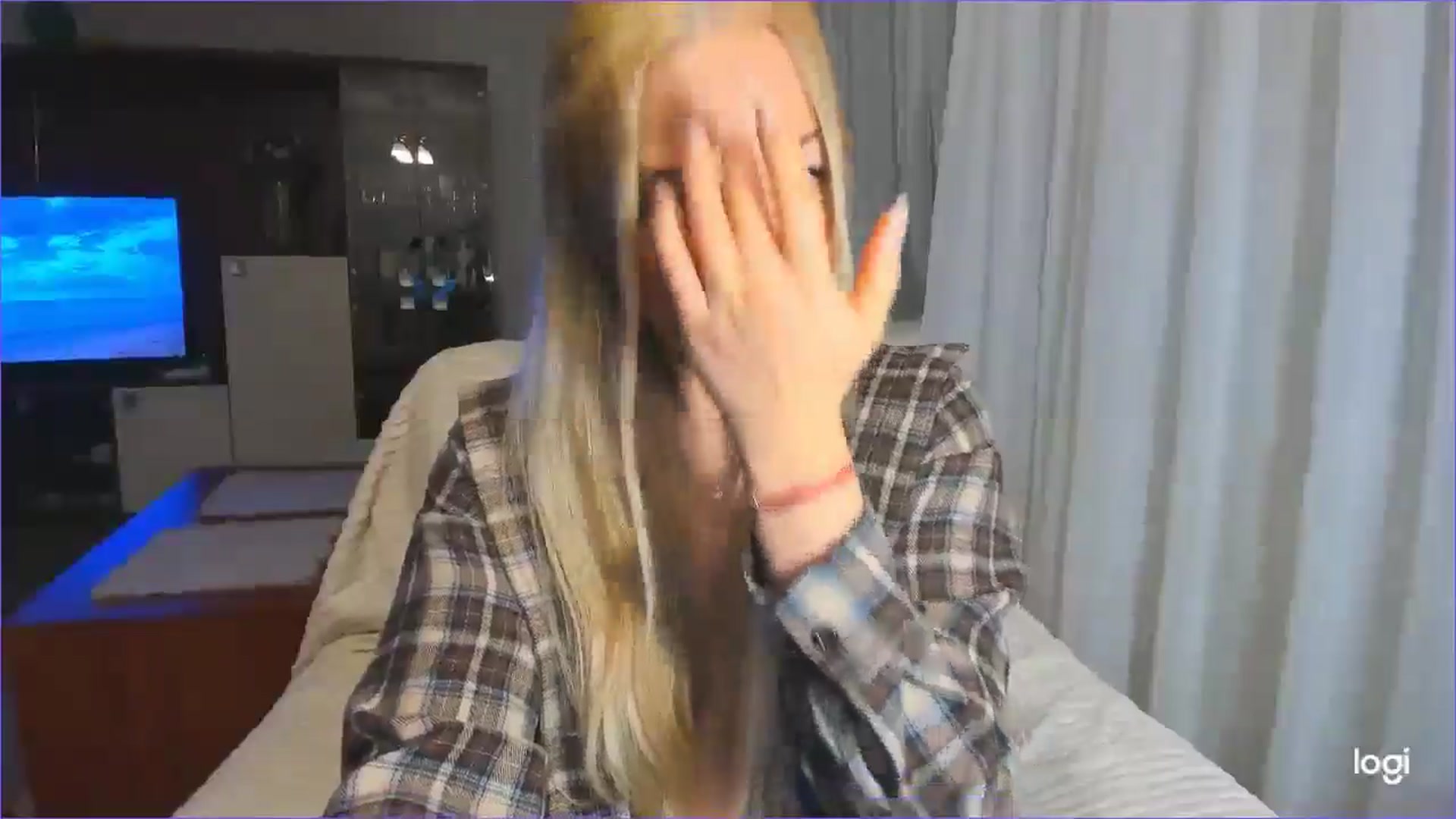 Gallery image thumbnail from FlamingoDream's myfreecams stream on, 03/14/2025, 03:30 image 3 of 20