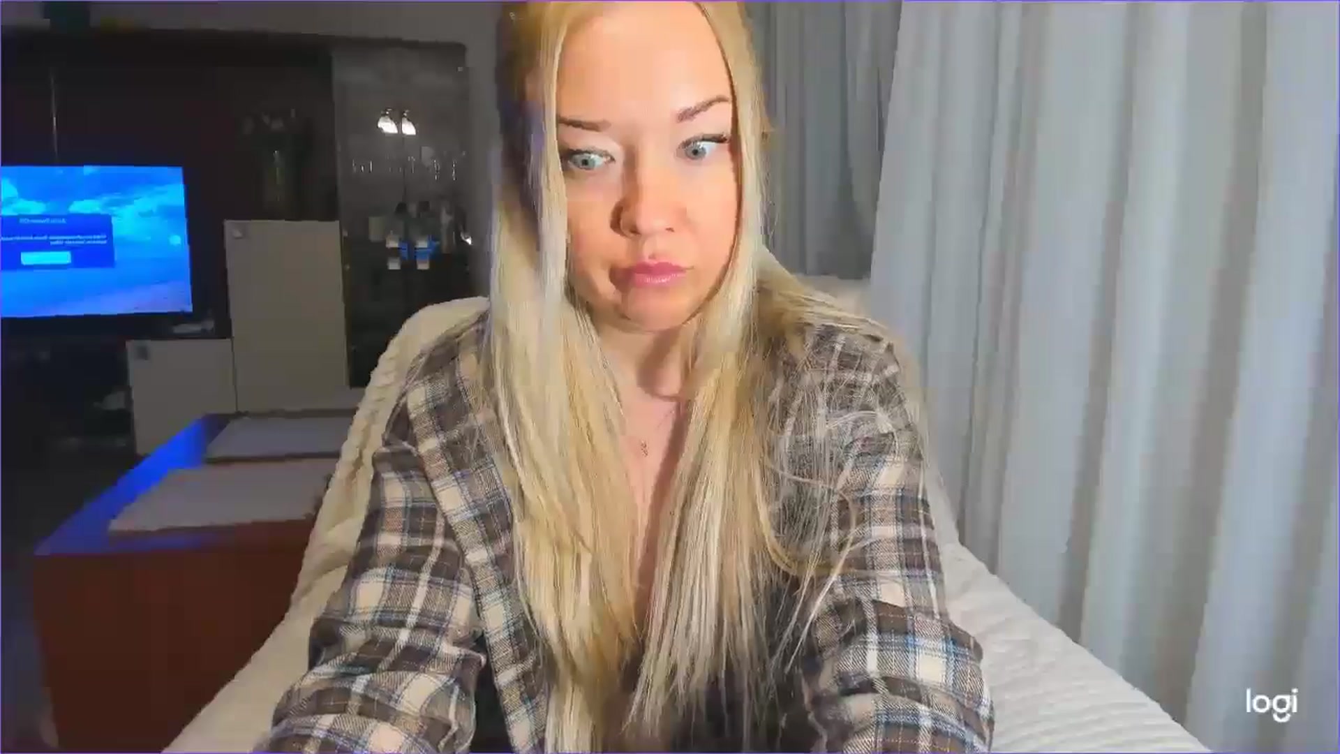 Gallery image thumbnail from FlamingoDream's myfreecams stream on, 03/14/2025, 03:30 image 6 of 20