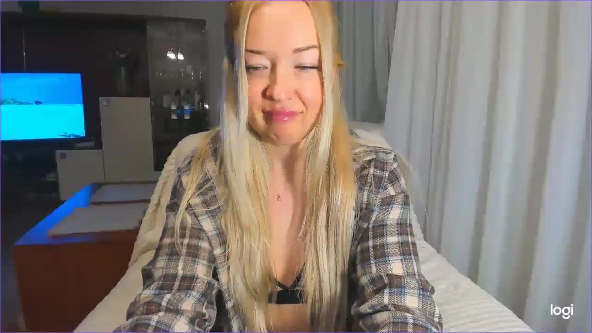 Gallery image thumbnail from FlamingoDream's myfreecams stream on, 03/14/2025, 03:30 image 7 of 20