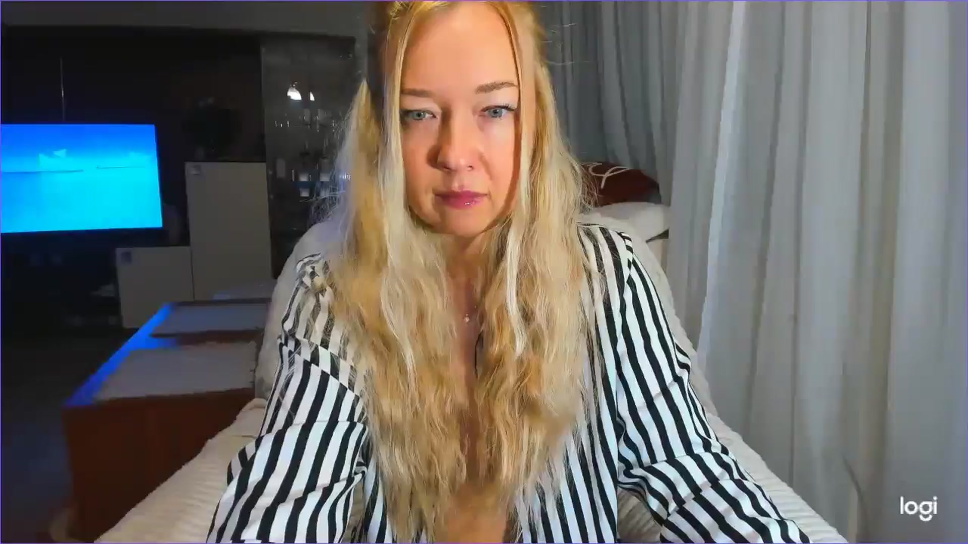 Gallery image thumbnail from FlamingoDream's myfreecams stream on, 03/24/2025, 23:10 image 11 of 20