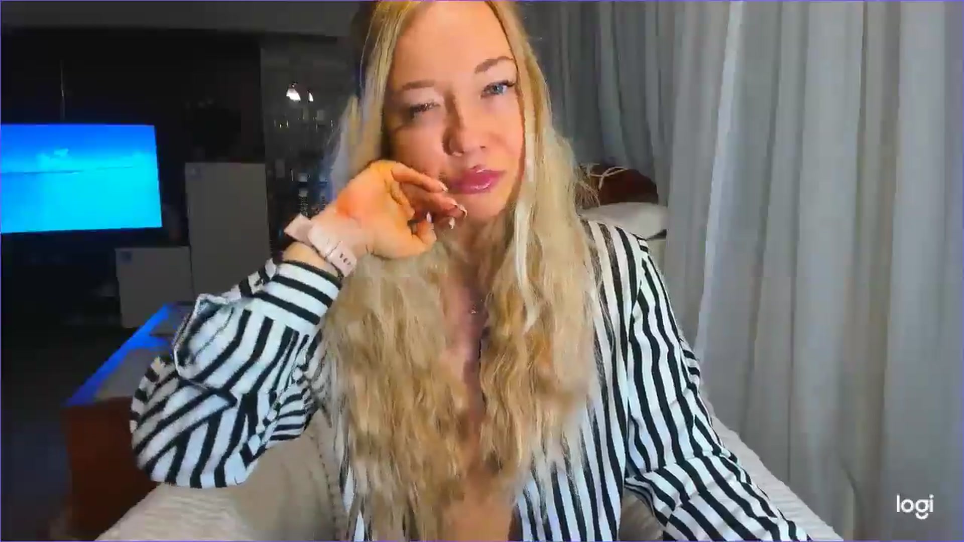 Gallery image thumbnail from FlamingoDream's myfreecams stream on, 03/24/2025, 23:10 image 13 of 20