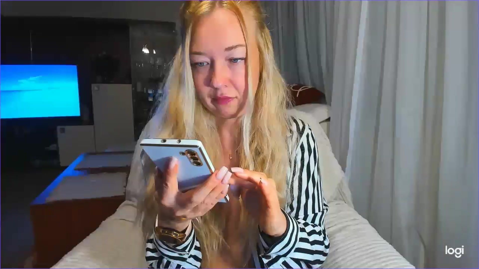 Gallery image thumbnail from FlamingoDream's myfreecams stream on, 03/24/2025, 23:10 image 3 of 20