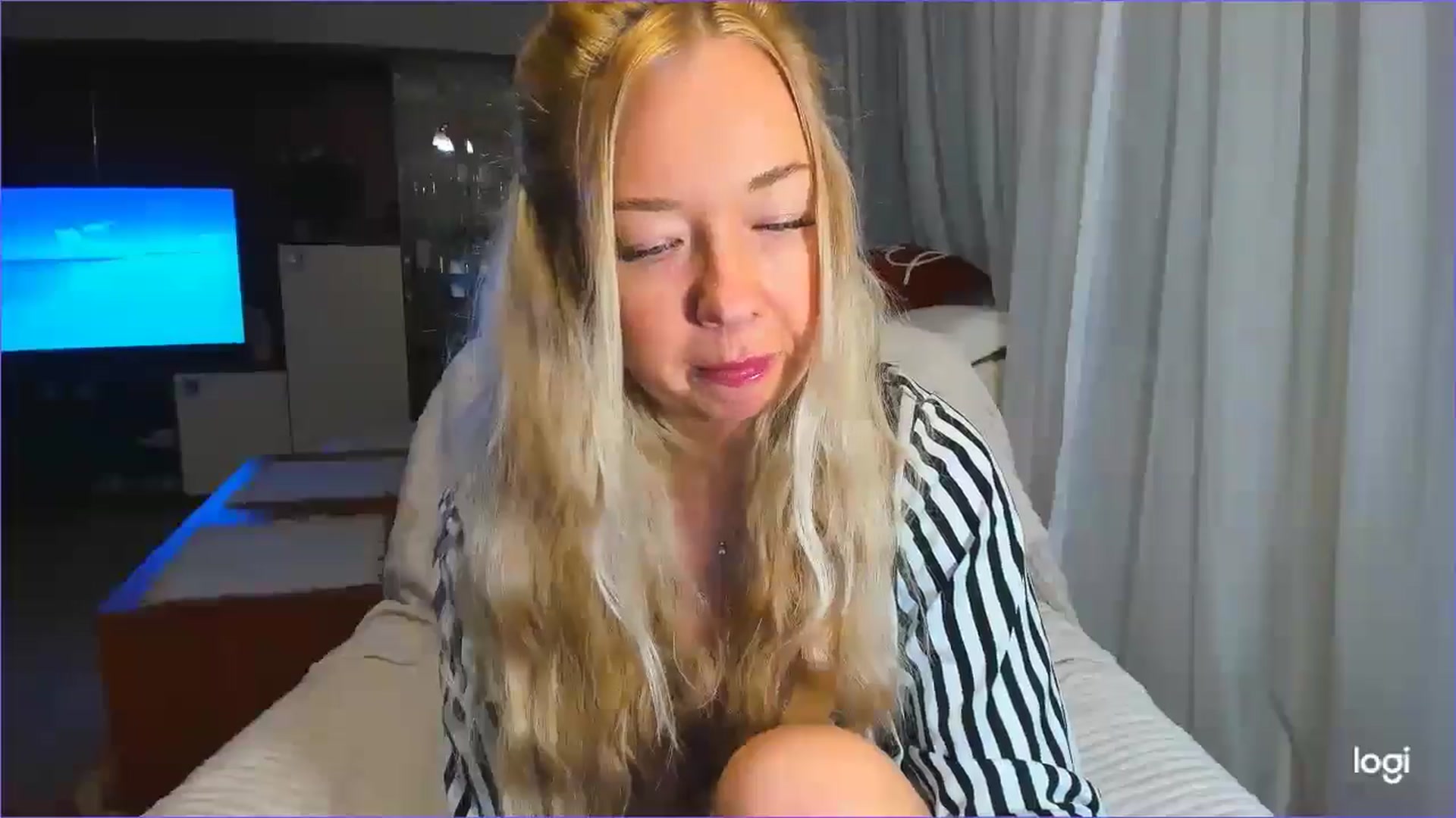 Gallery image thumbnail from FlamingoDream's myfreecams stream on, 03/24/2025, 23:10 image 18 of 20