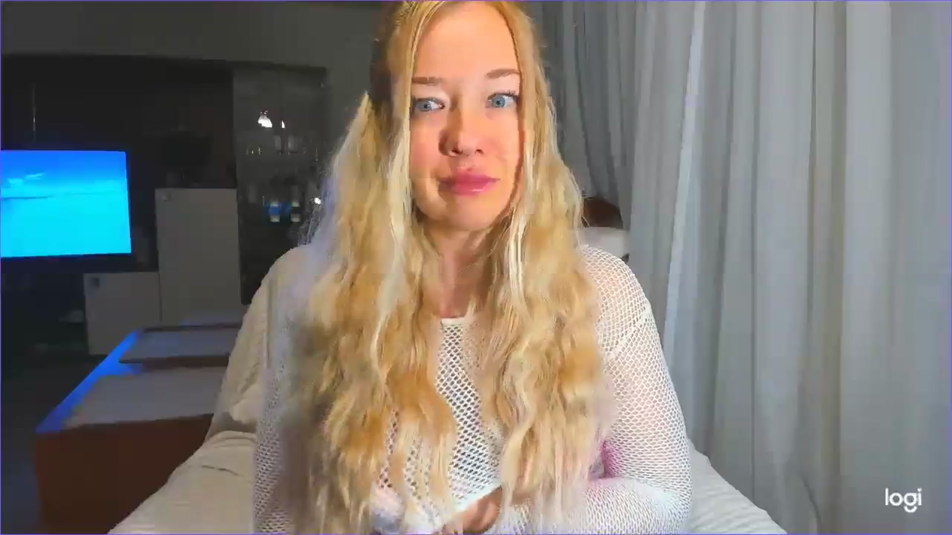 Gallery image thumbnail from FlamingoDream's myfreecams stream on, 03/25/2025, 04:00 image 3 of 20