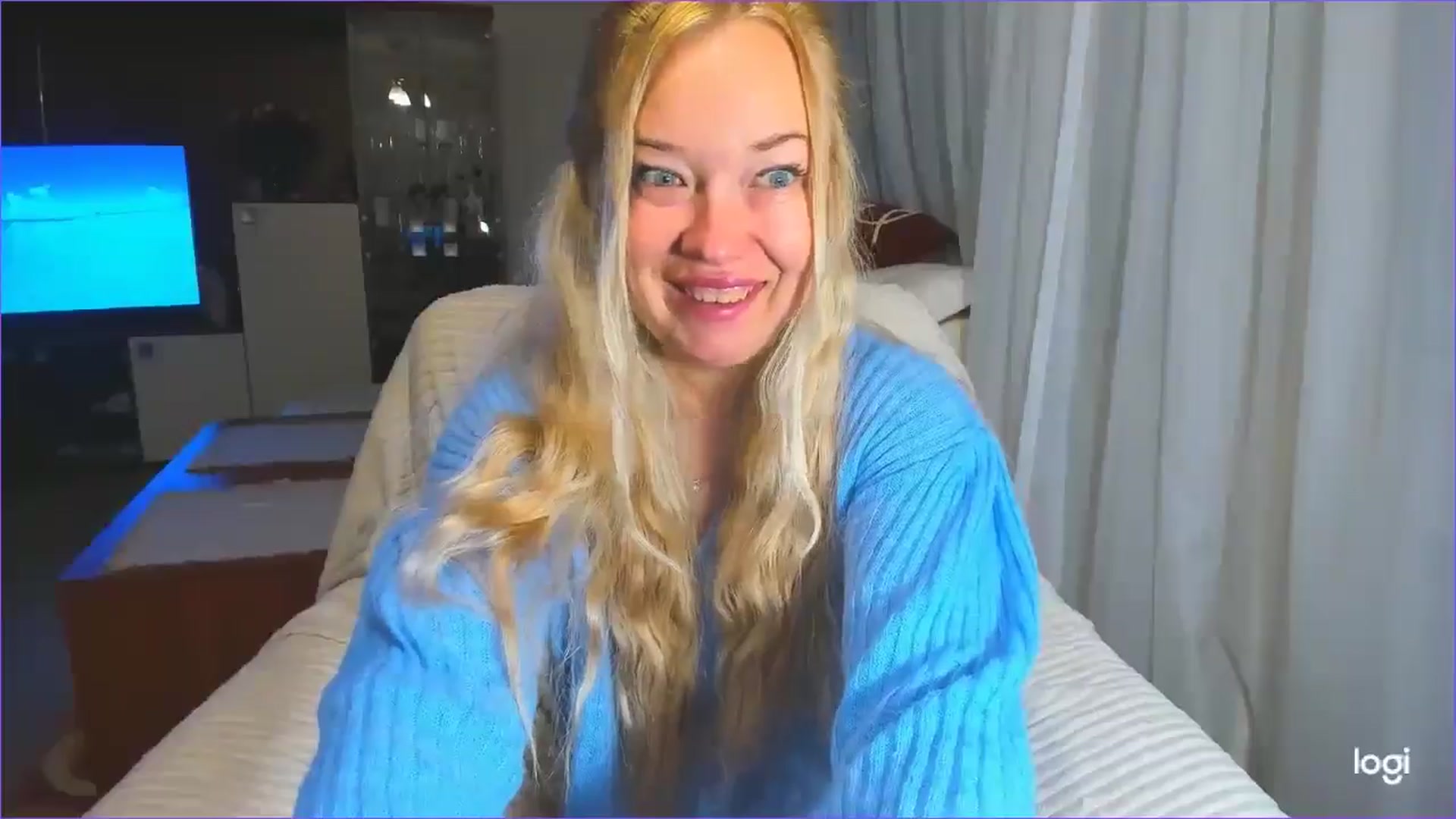 Gallery image thumbnail from FlamingoDream's myfreecams stream on, 03/25/2025, 04:00 image 18 of 20