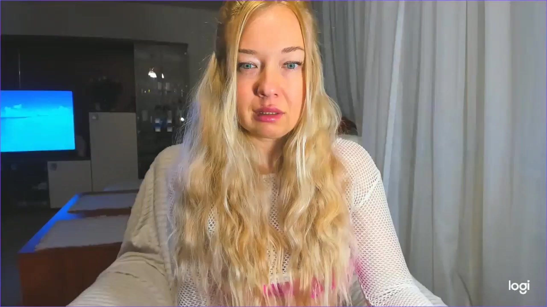 Gallery image thumbnail from FlamingoDream's myfreecams stream on, 03/25/2025, 04:00 image 2 of 20