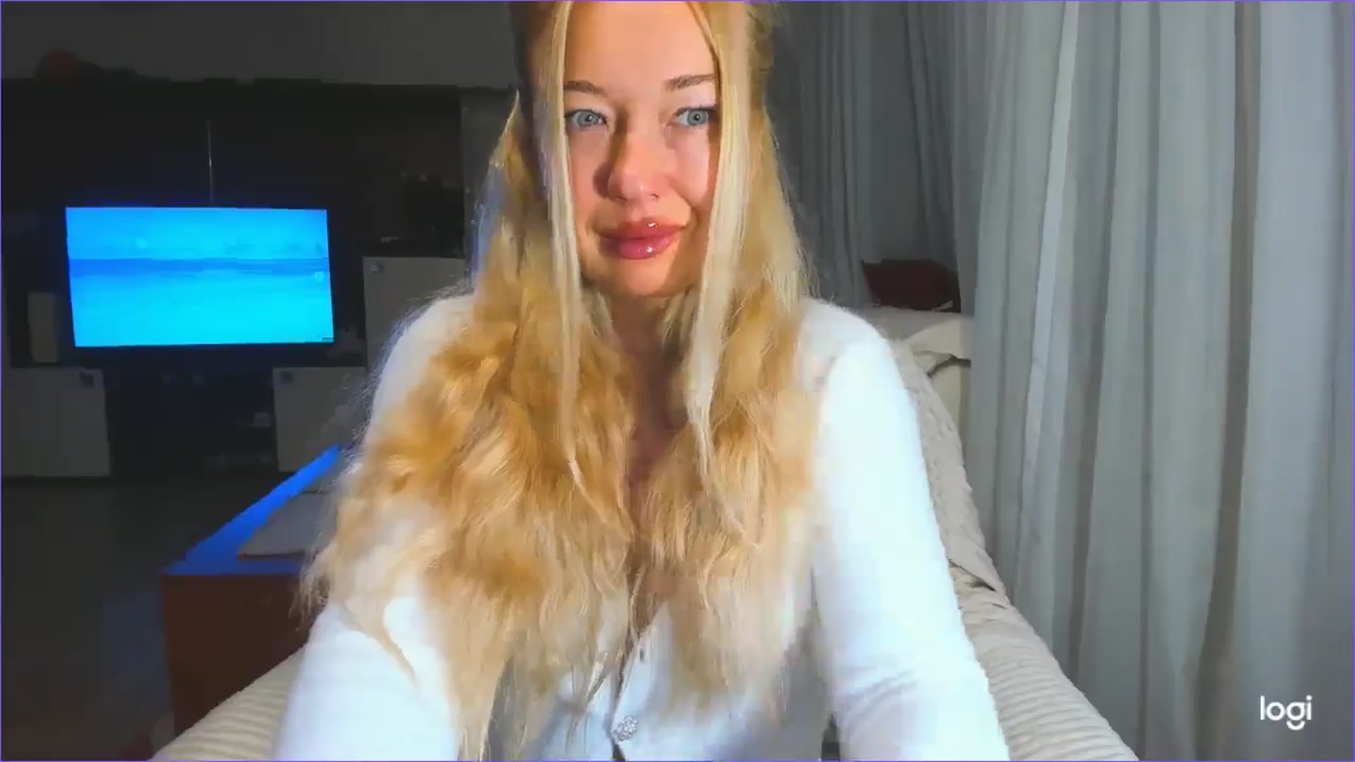 Gallery image thumbnail from FlamingoDream's myfreecams stream on, 03/25/2025, 23:13 image 3 of 20