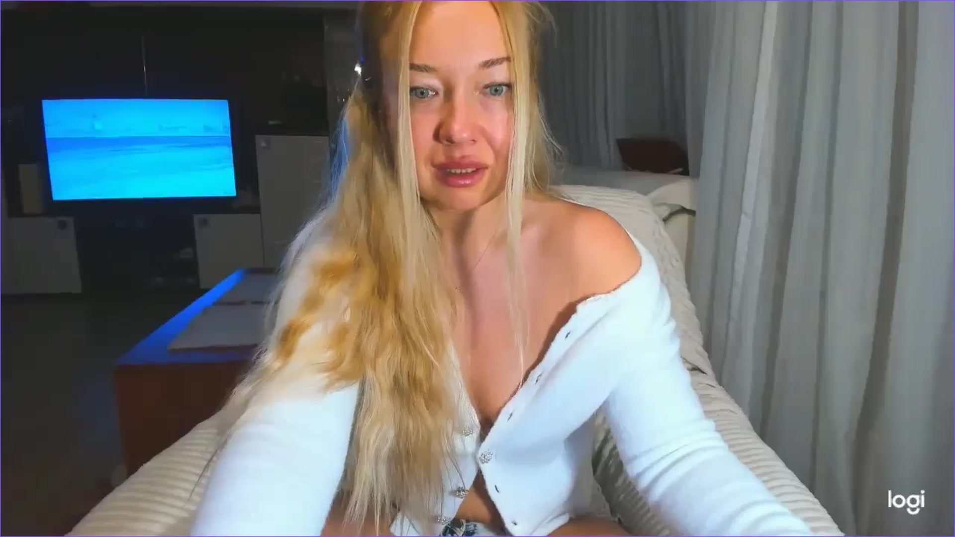 Gallery image thumbnail from FlamingoDream's myfreecams stream on, 03/25/2025, 23:13 image 17 of 20