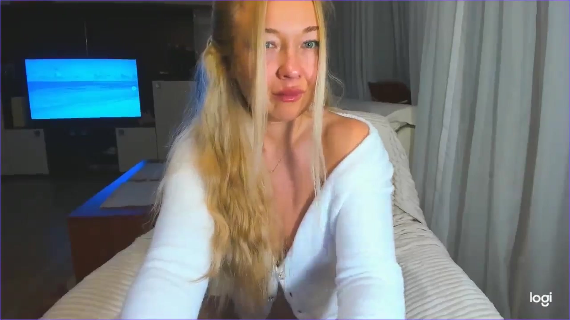 Gallery image thumbnail from FlamingoDream's myfreecams stream on, 03/25/2025, 23:13 image 18 of 20