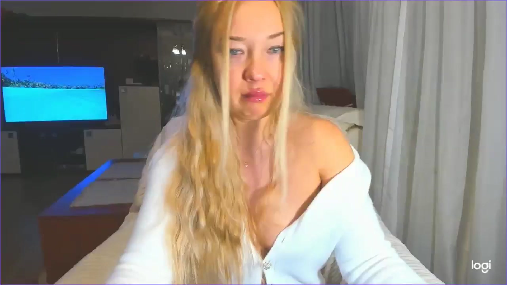 Gallery image thumbnail from FlamingoDream's myfreecams stream on, 03/26/2025, 04:18 image 16 of 20