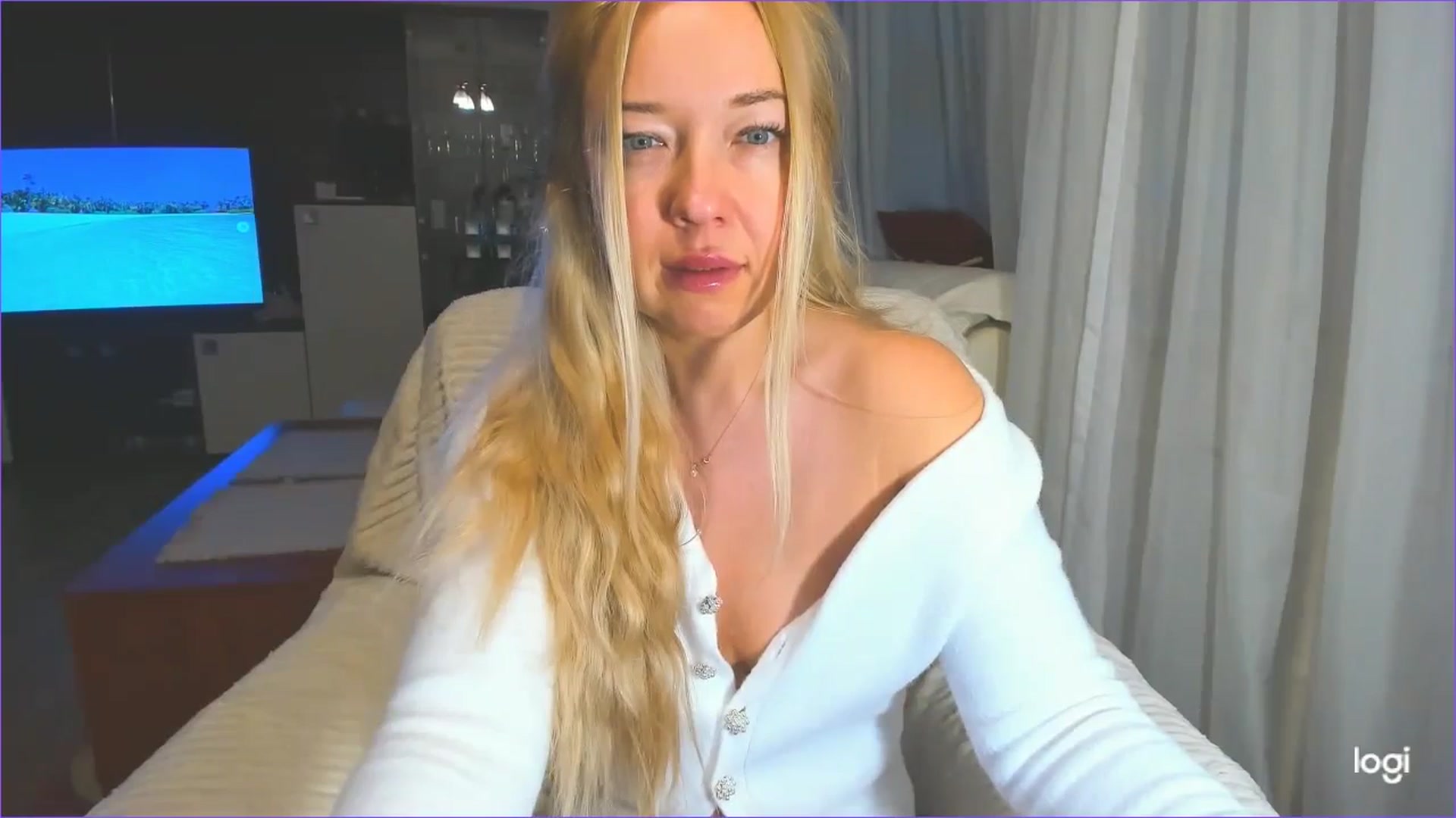 Gallery image thumbnail from FlamingoDream's myfreecams stream on, 03/26/2025, 05:07 image 8 of 20