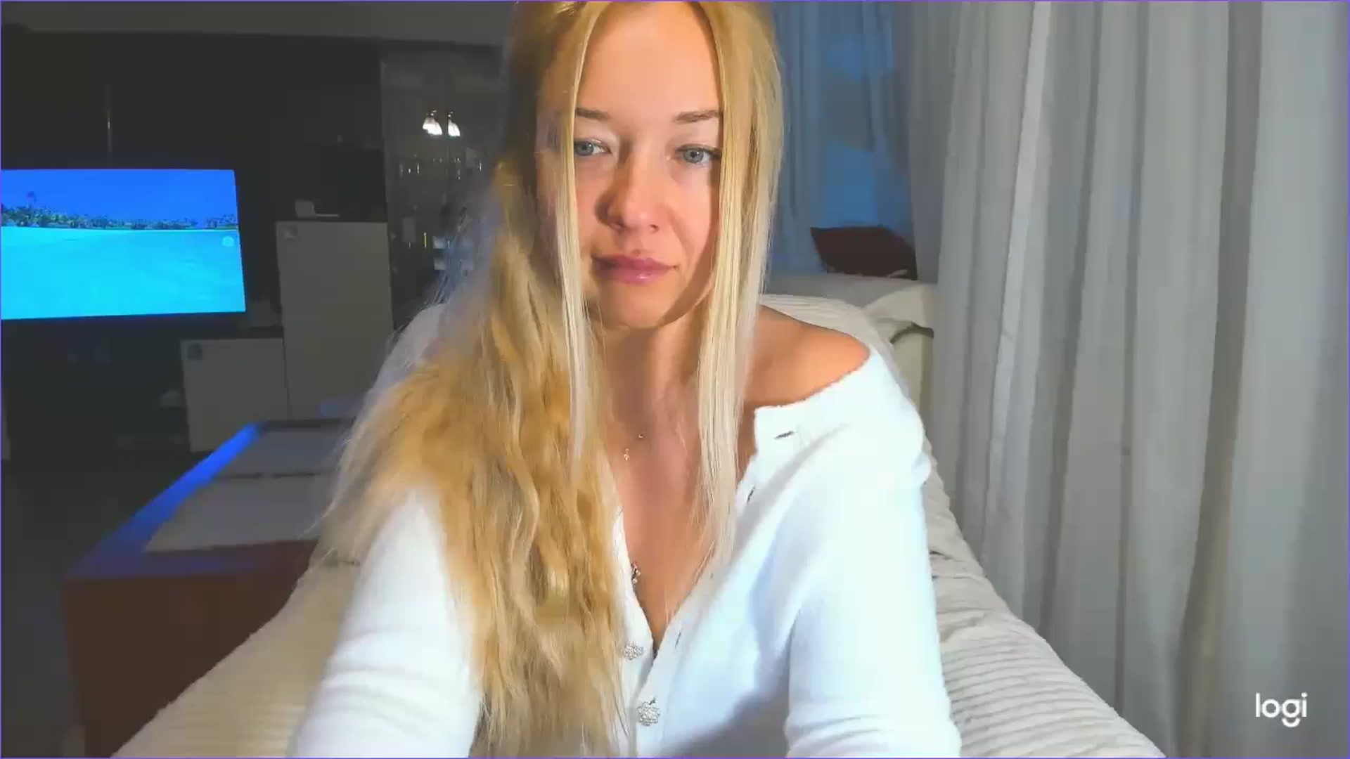 Gallery image thumbnail from FlamingoDream's myfreecams stream on, 03/26/2025, 05:07 image 13 of 20