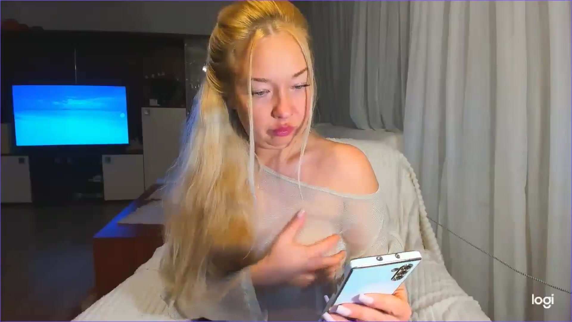 Gallery image thumbnail from FlamingoDream's myfreecams stream on, 03/26/2025, 22:52 image 10 of 20