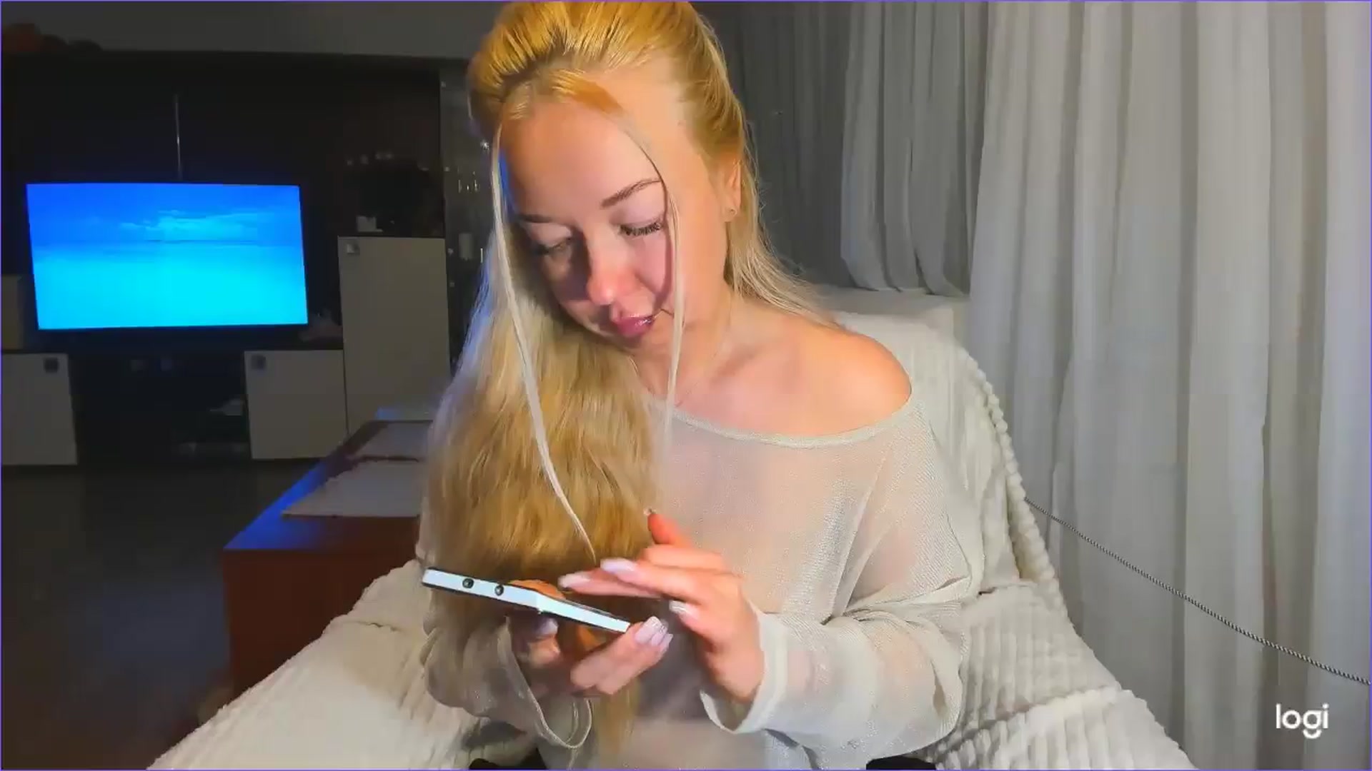 Gallery image thumbnail from FlamingoDream's myfreecams stream on, 03/26/2025, 23:20 image 9 of 20