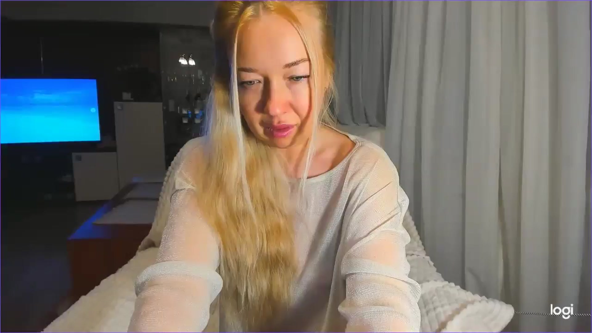 Gallery image thumbnail from FlamingoDream's myfreecams stream on, 03/27/2025, 24:19 image 10 of 20
