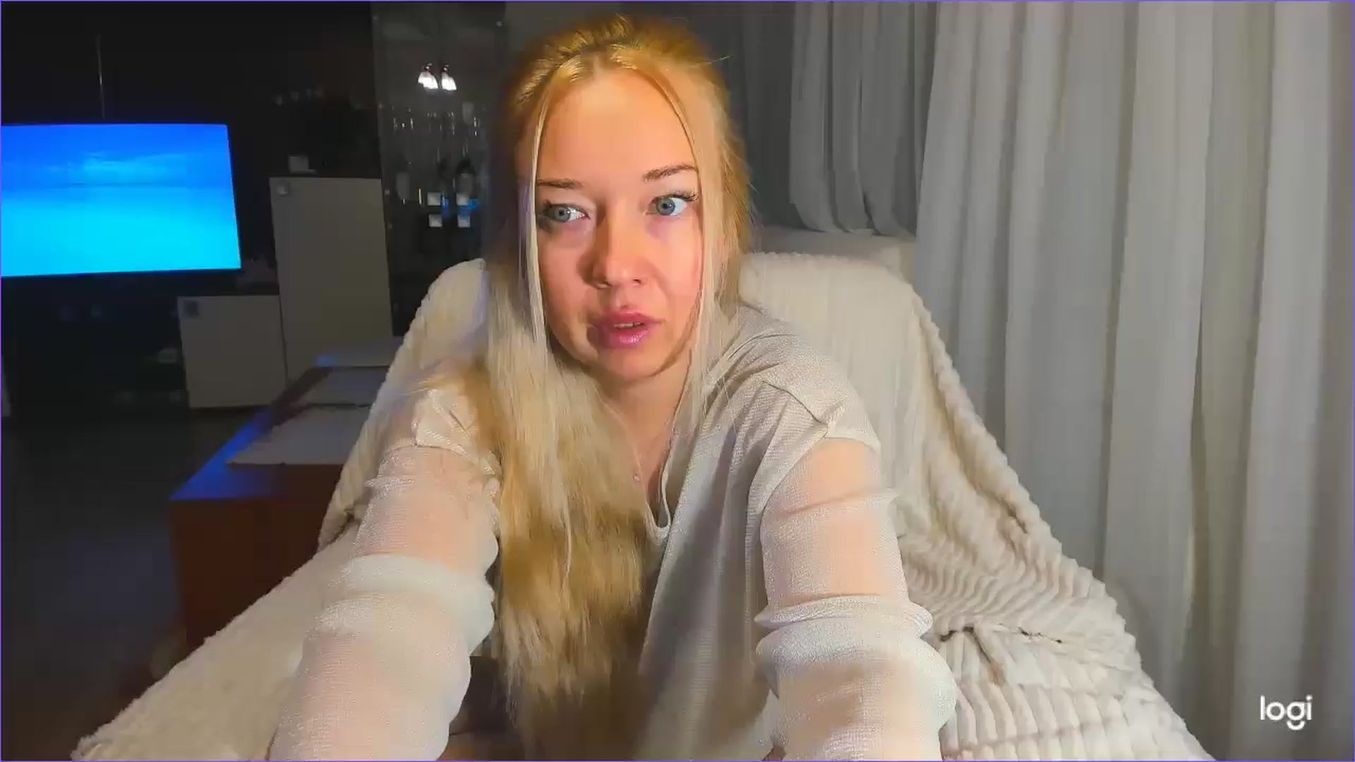 Gallery image thumbnail from FlamingoDream's myfreecams stream on, 03/27/2025, 04:01 image 18 of 20