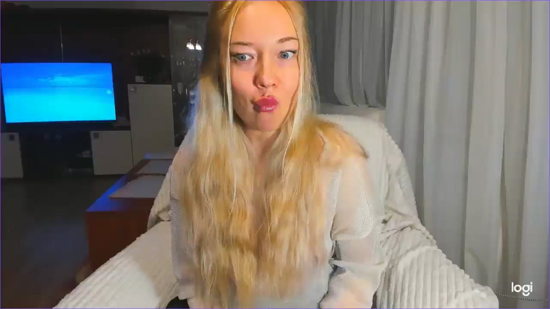 Gallery image thumbnail from FlamingoDream's myfreecams stream on, 03/27/2025, 04:01 image 12 of 20