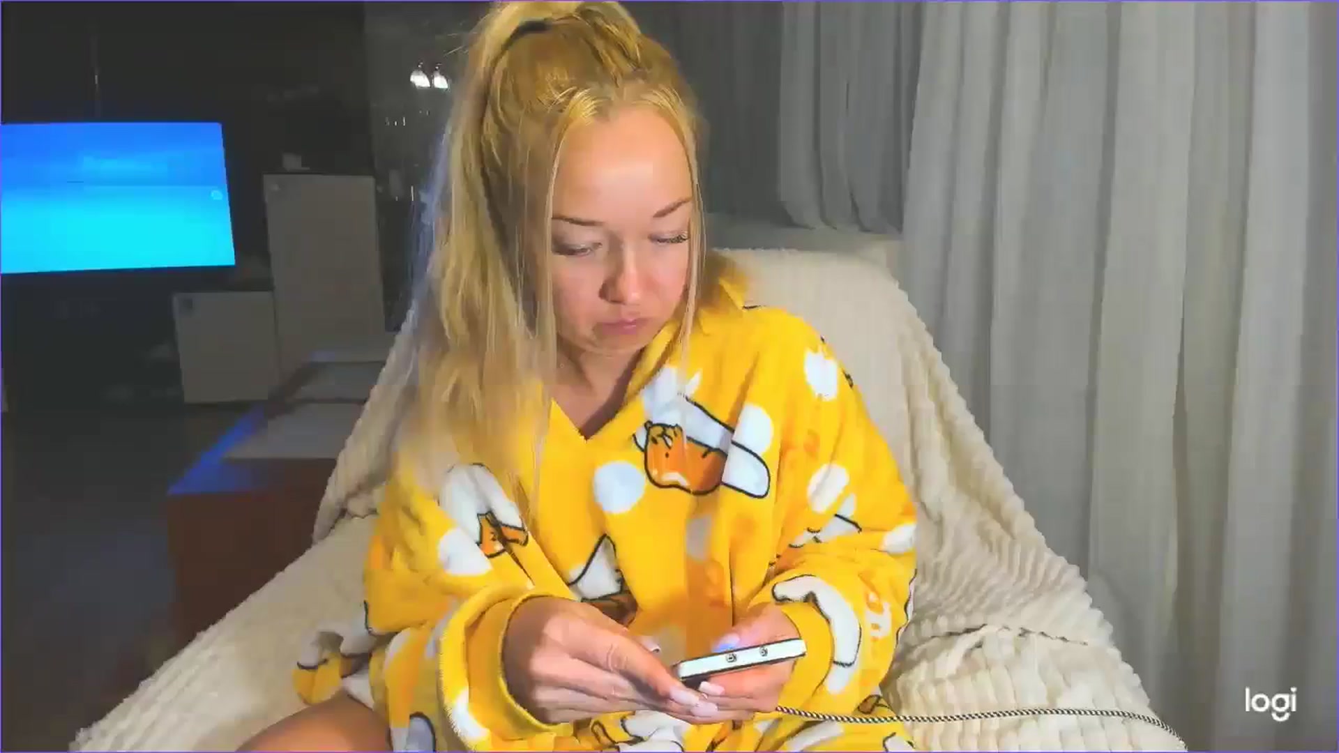 Gallery image thumbnail from FlamingoDream's myfreecams stream on, 03/27/2025, 04:47 image 4 of 20
