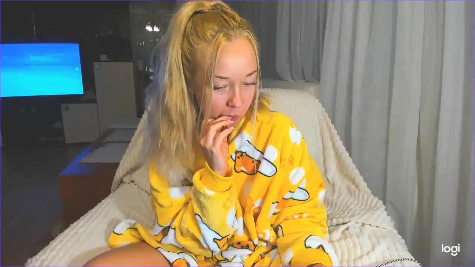 Gallery image thumbnail from FlamingoDream's myfreecams stream on, 03/27/2025, 04:47 image 5 of 20