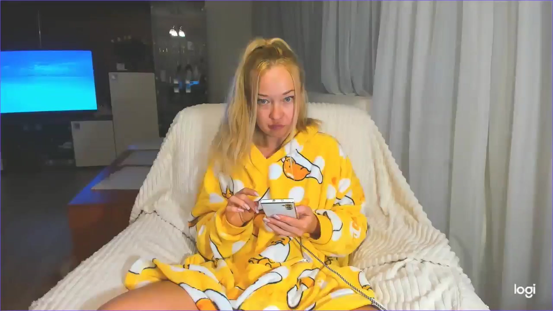 Gallery image thumbnail from FlamingoDream's myfreecams stream on, 03/27/2025, 04:47 image 6 of 20
