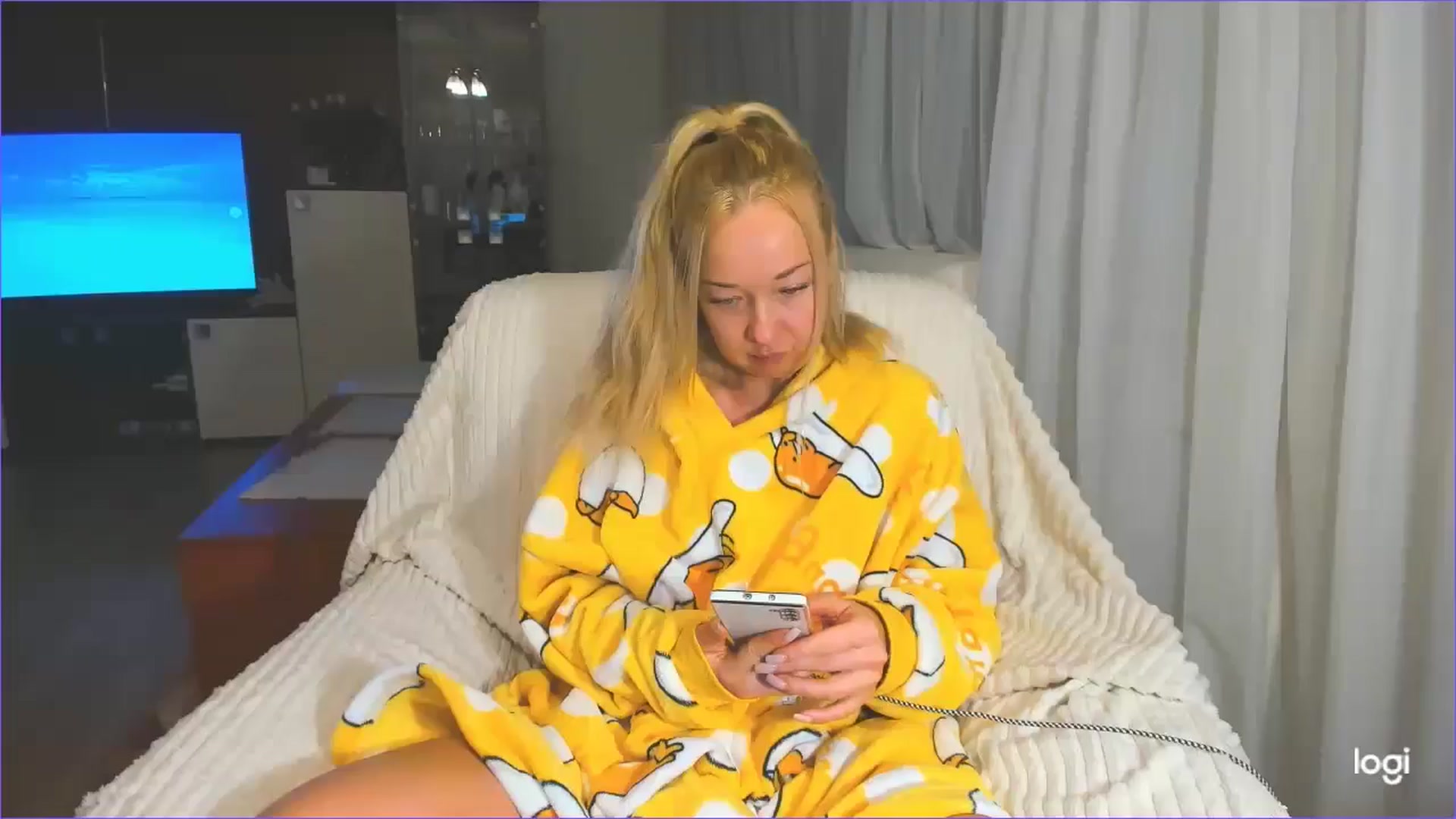 Gallery image thumbnail from FlamingoDream's myfreecams stream on, 03/27/2025, 04:47 image 2 of 20